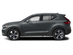 2025 Volvo XC40 B5 Ultra Bright Theme