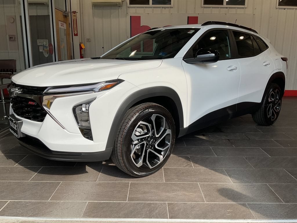 2026 Chevrolet Trax RS - Photo 2