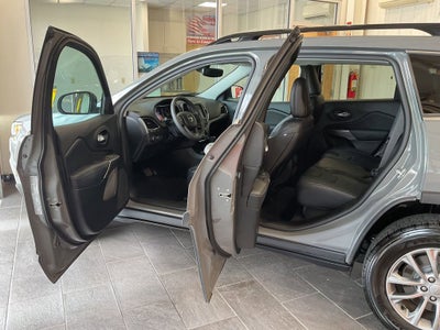2022 Jeep Cherokee Latitude Lux