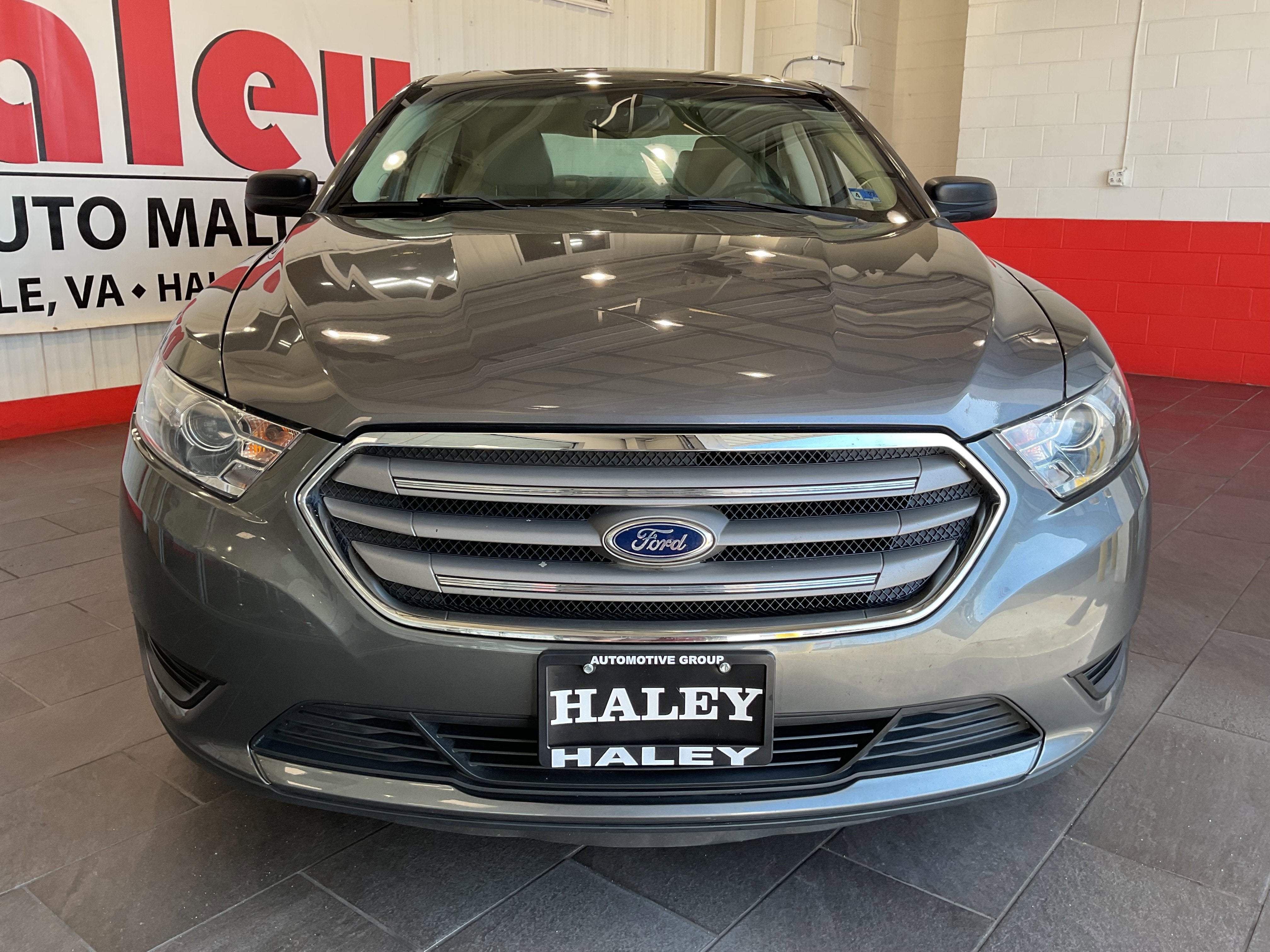 2014 Ford Taurus SE