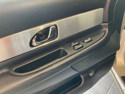 2004 Ford Thunderbird Base