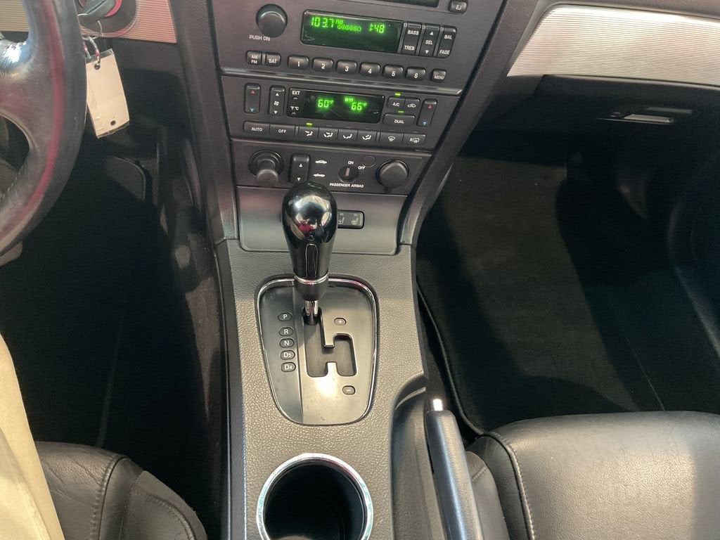 2004 Ford Thunderbird Base
