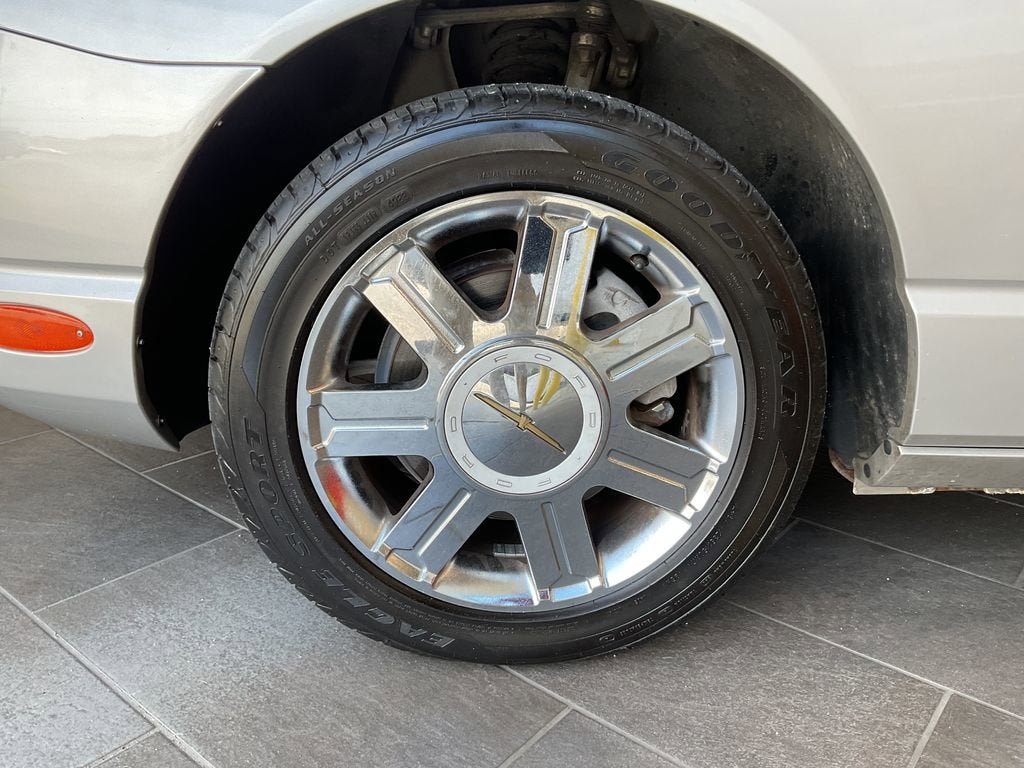 2004 Ford Thunderbird Base