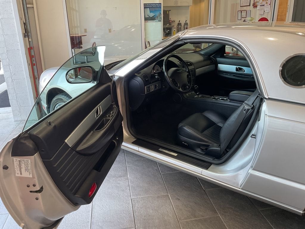 2004 Ford Thunderbird Base