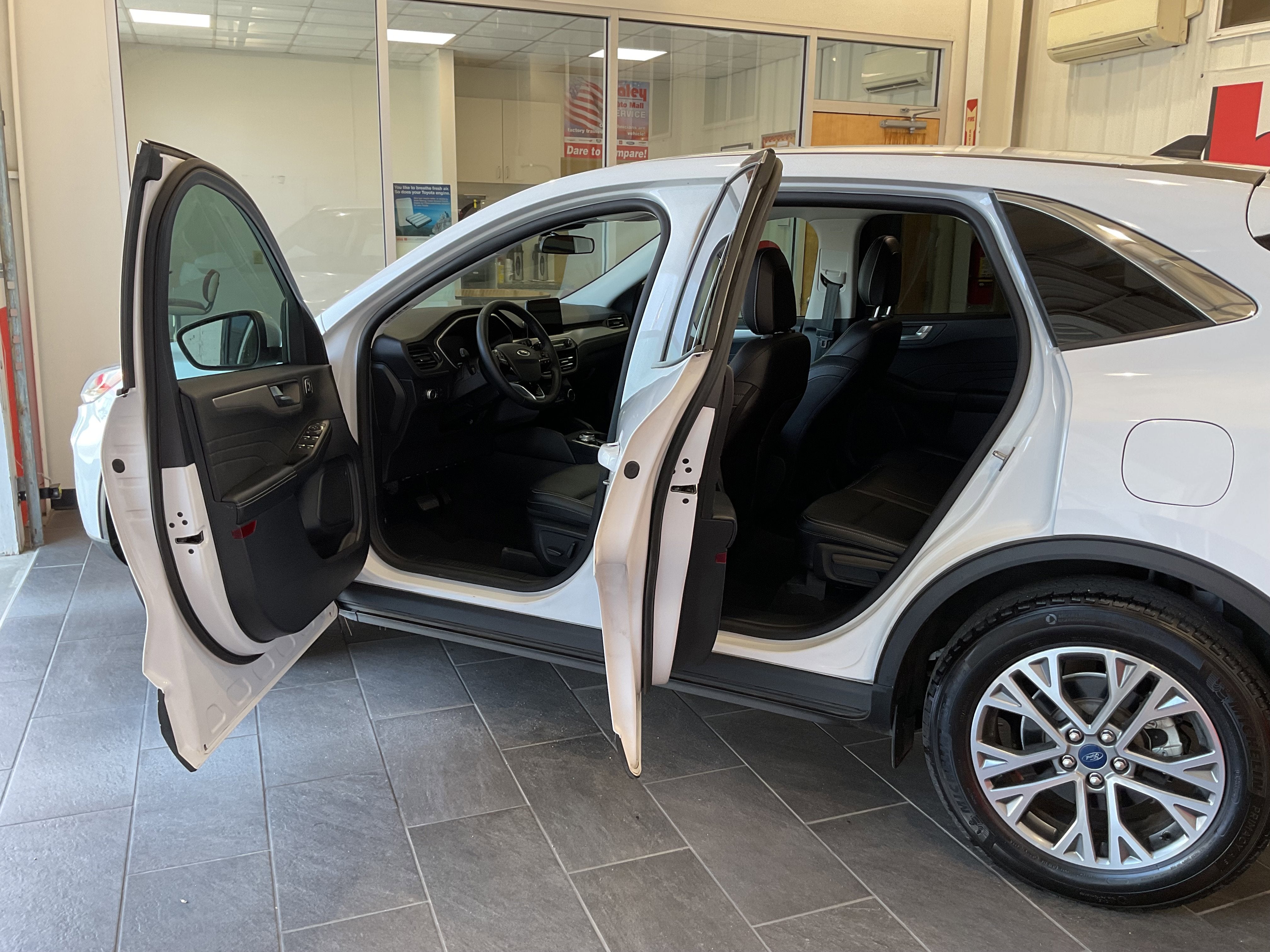 2022 Ford Escape SEL