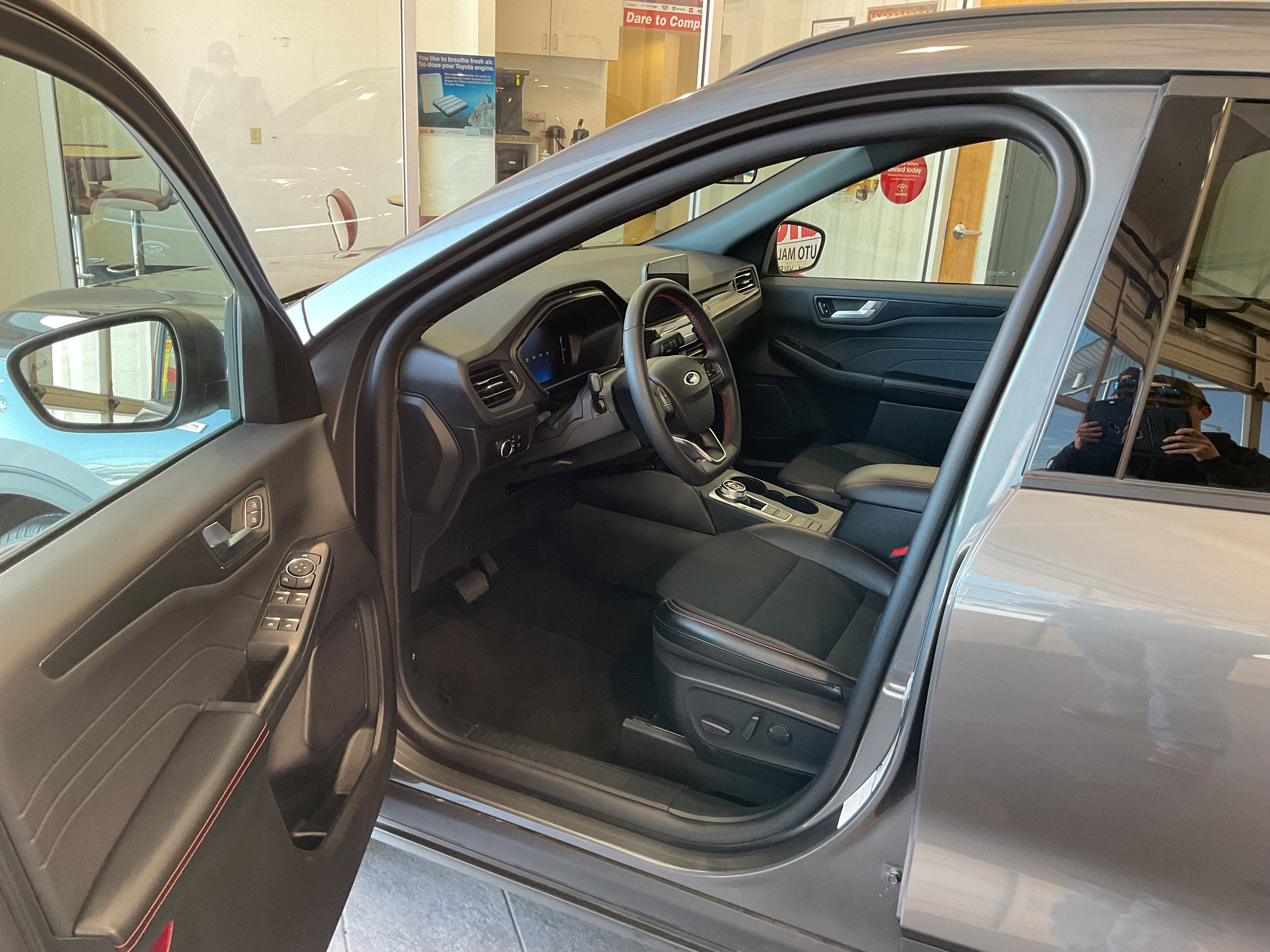 2025 Ford Escape ST-Line