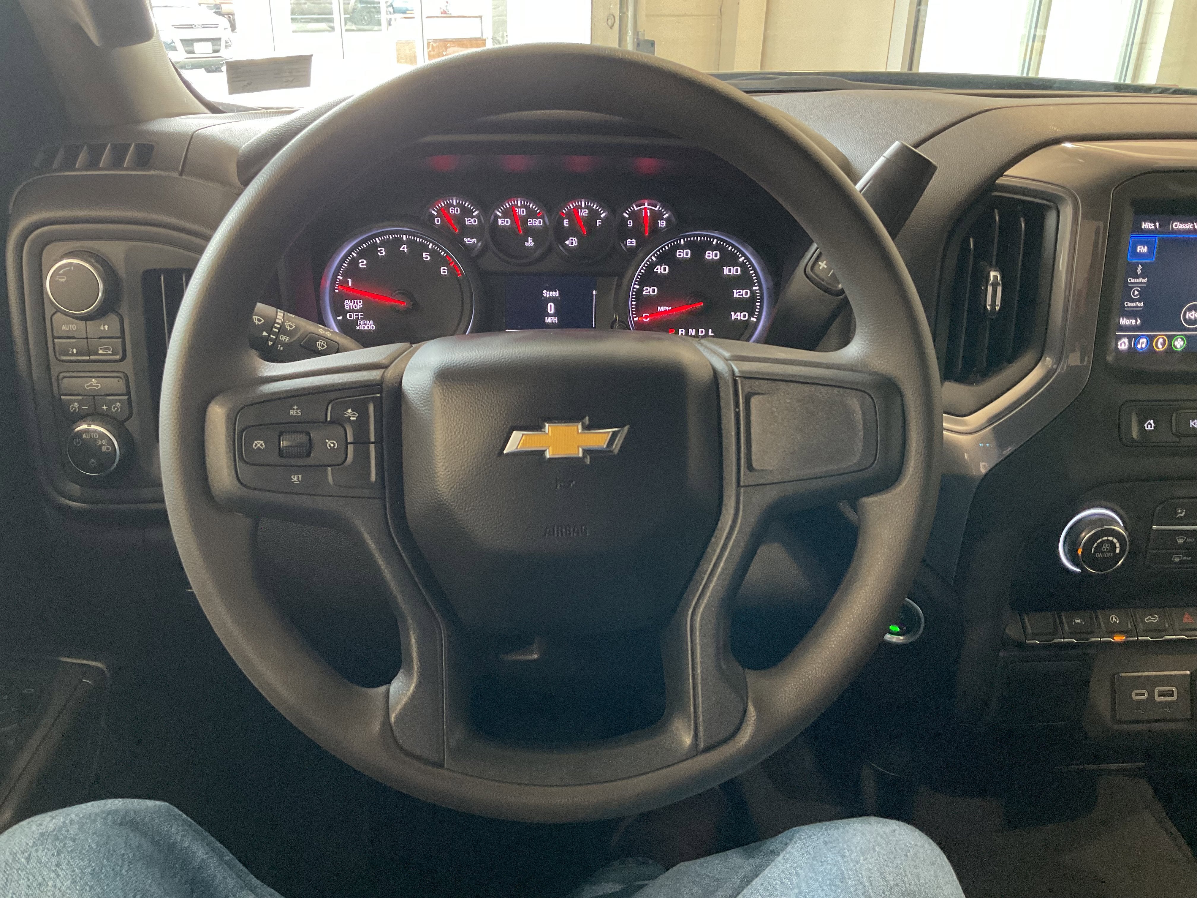 2025 Chevrolet Silverado 1500 Custom