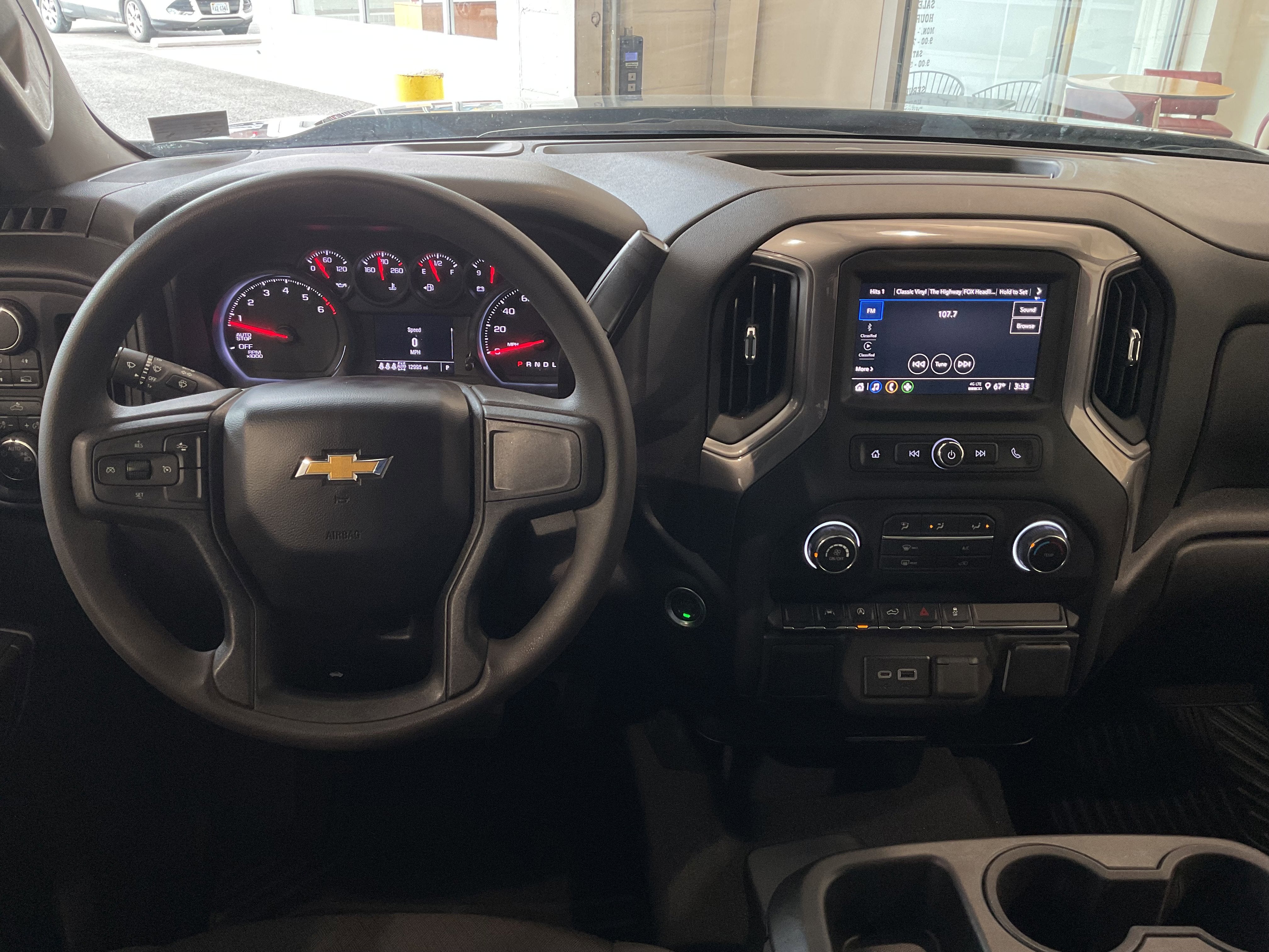 2025 Chevrolet Silverado 1500 Custom