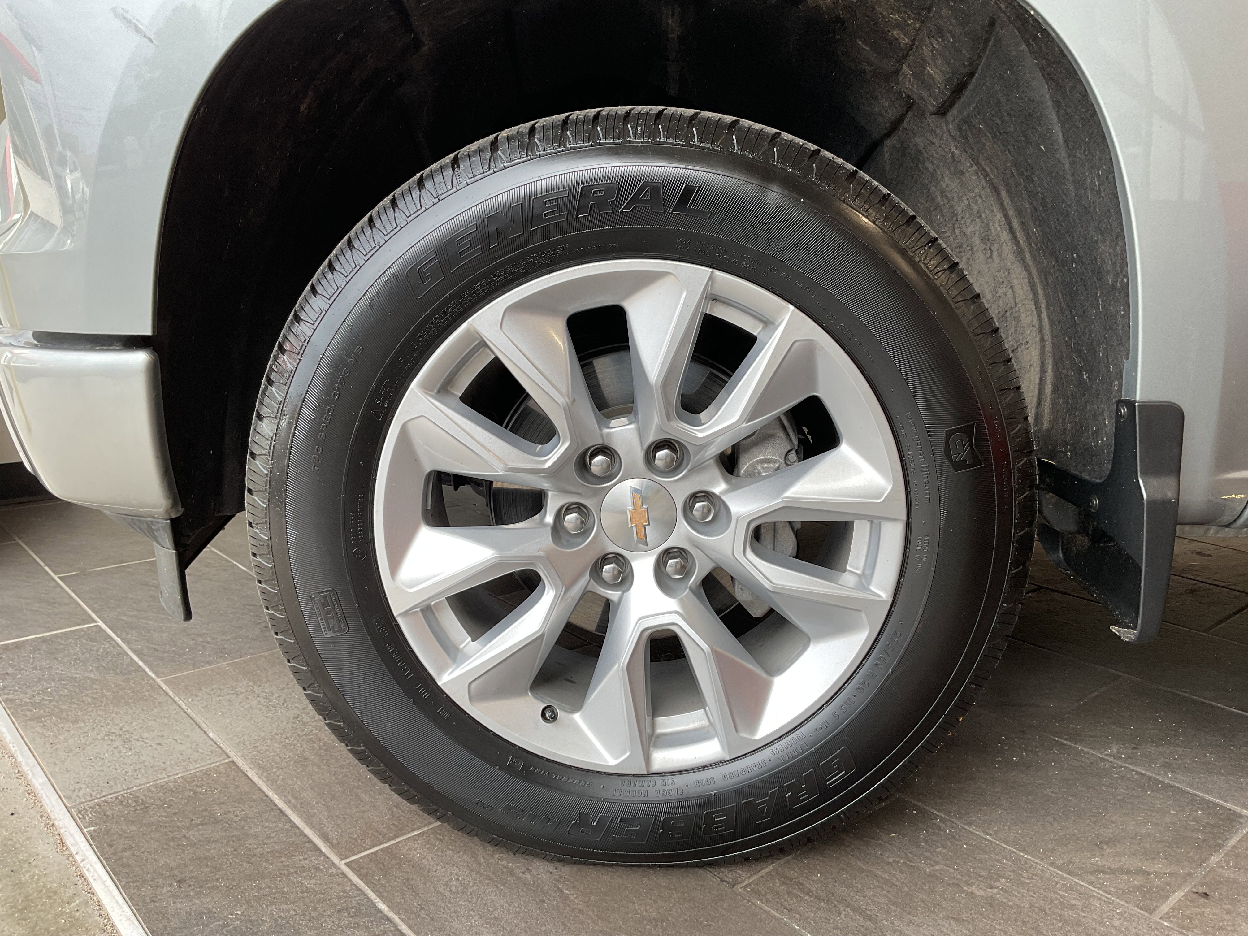 2025 Chevrolet Silverado 1500 Custom