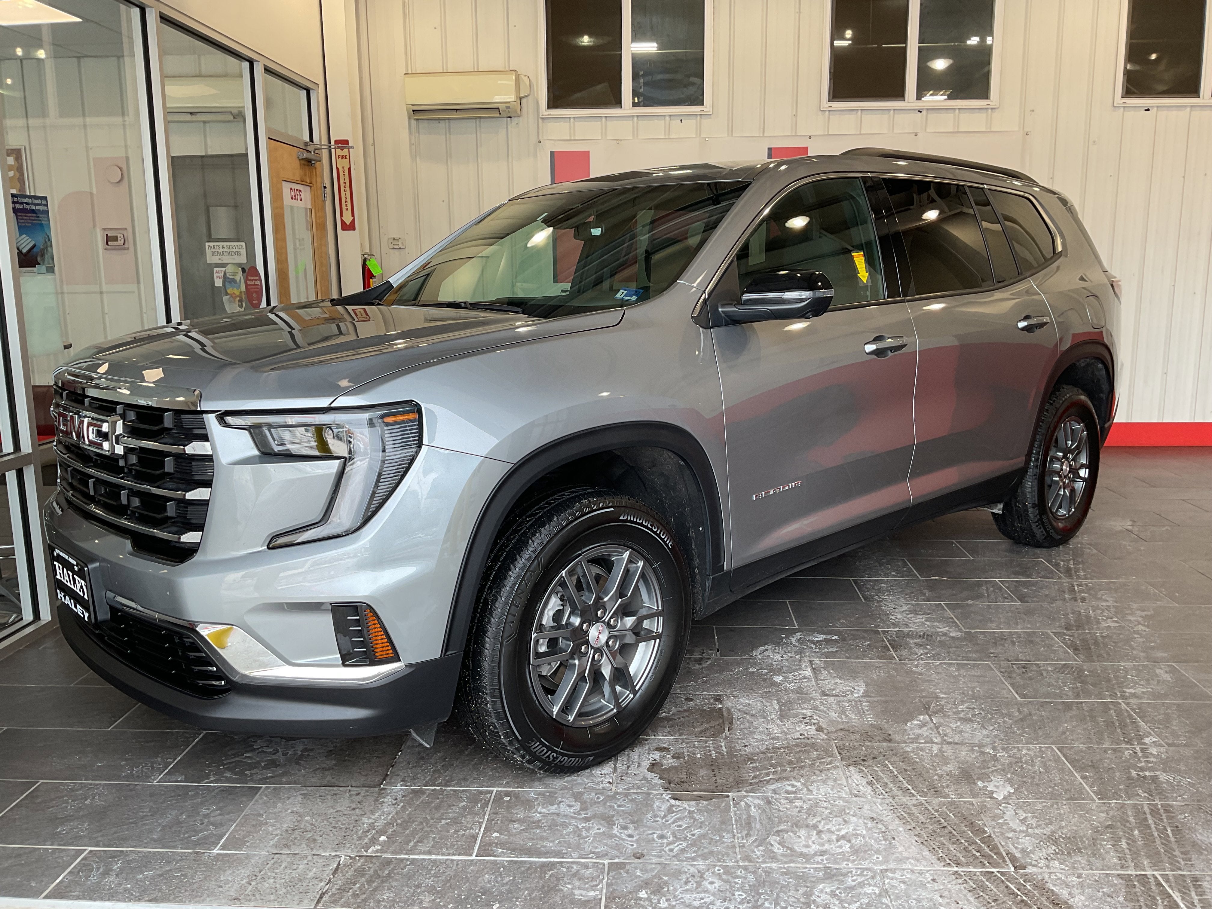 2025 GMC Acadia FWD Elevation