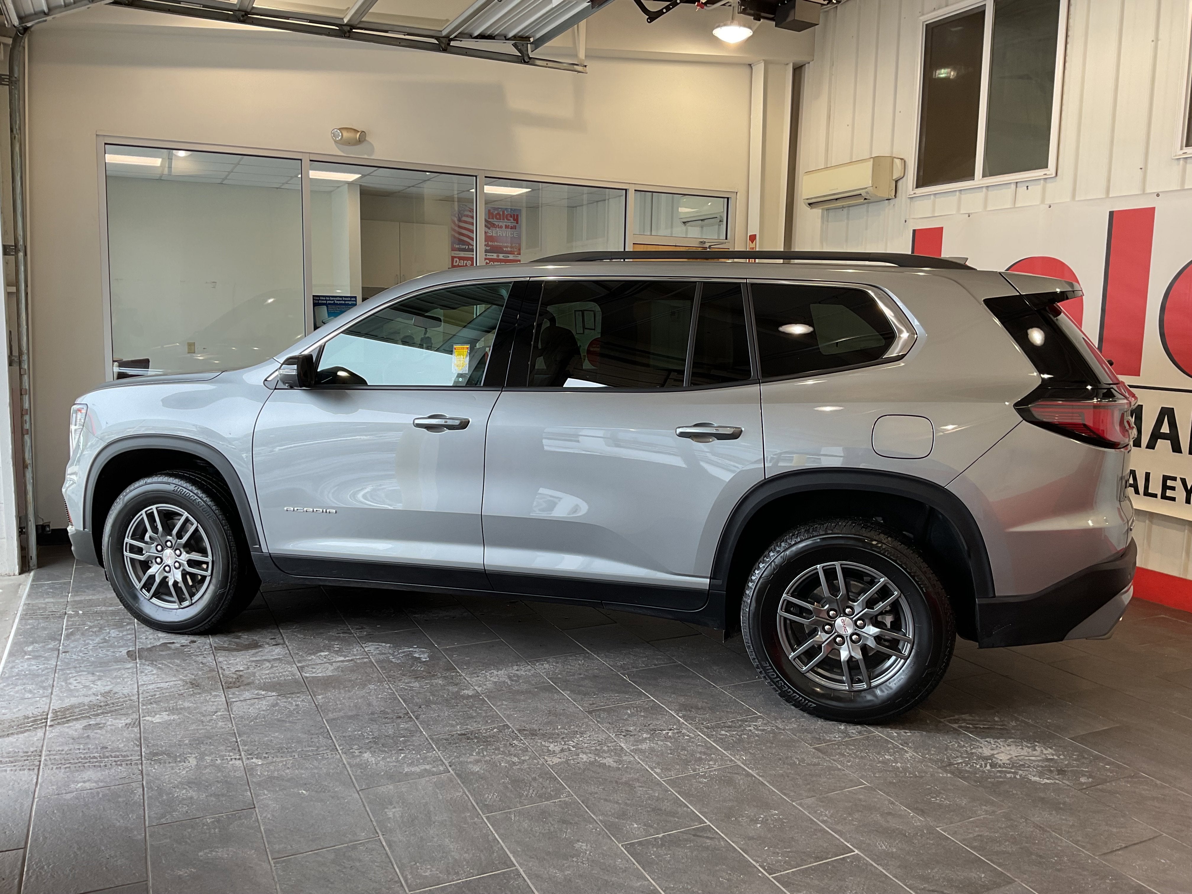 2025 GMC Acadia FWD Elevation