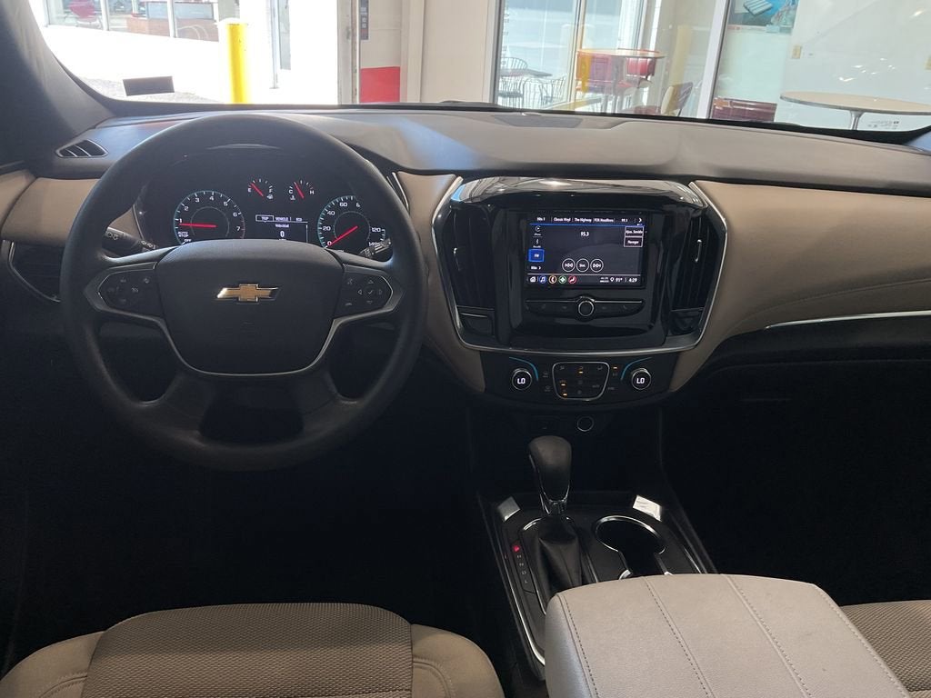 2023 Chevrolet Traverse LS