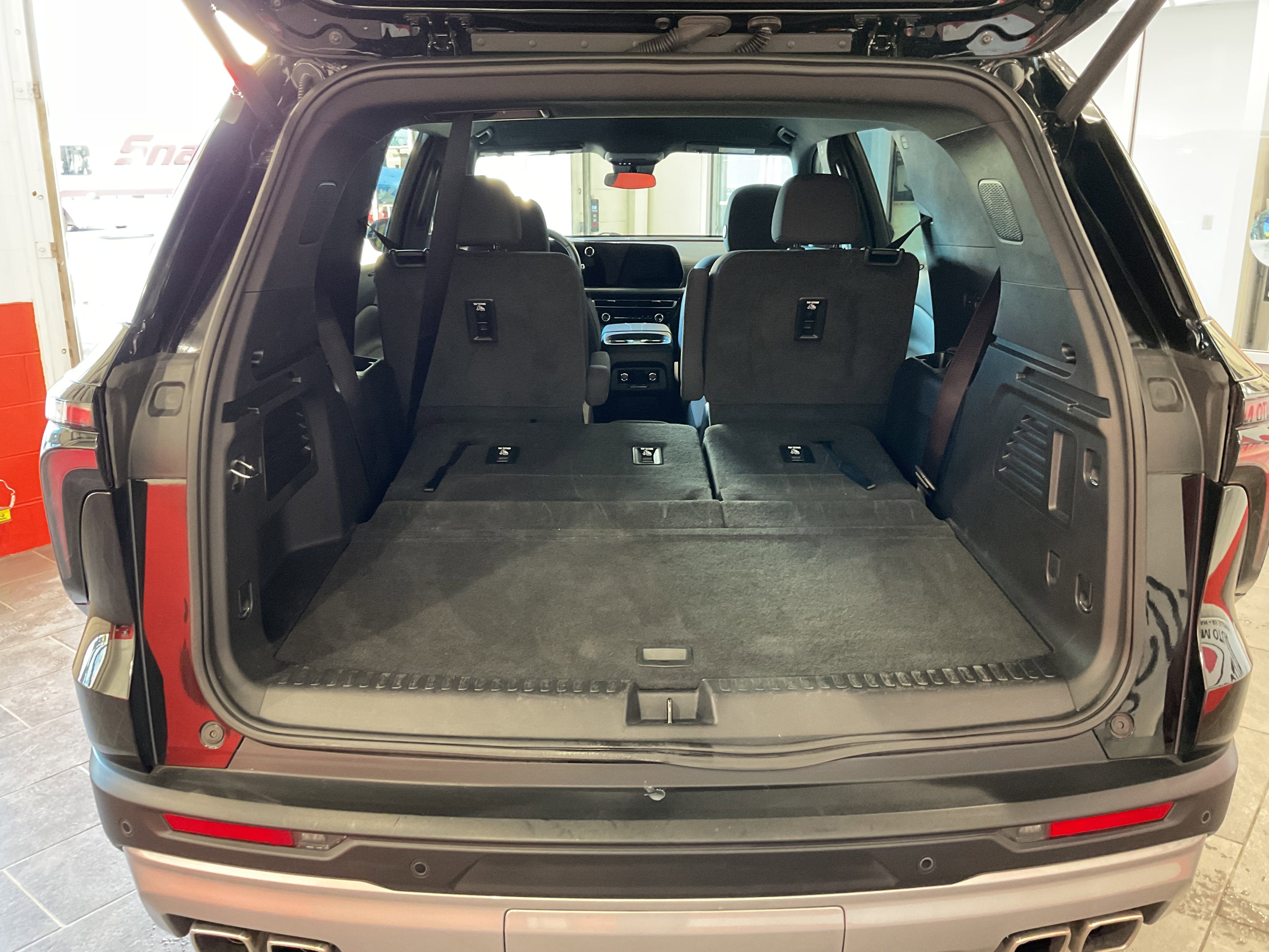 2025 Chevrolet Traverse FWD LT