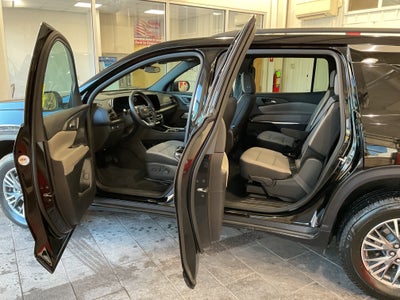 2025 Chevrolet Traverse FWD LT