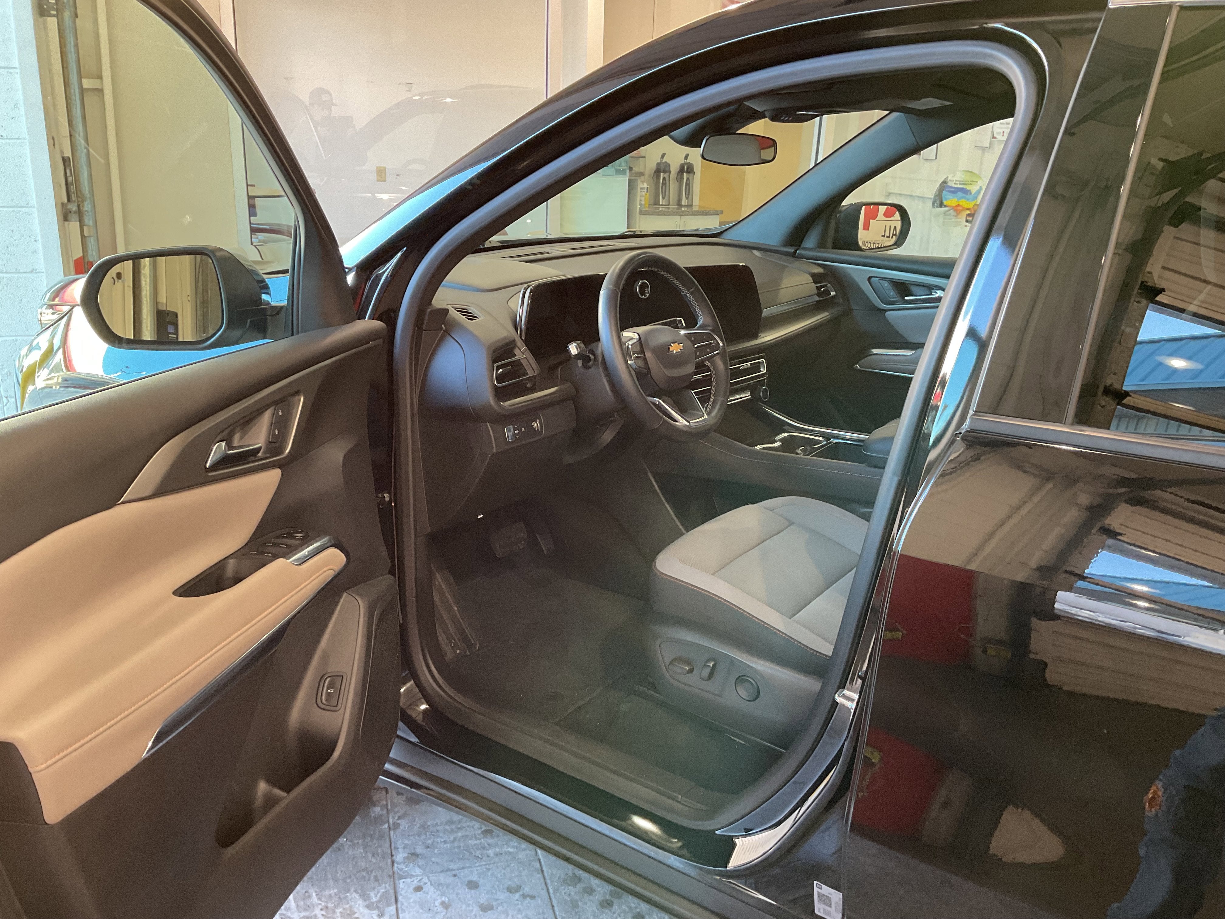 2025 Chevrolet Traverse FWD LT