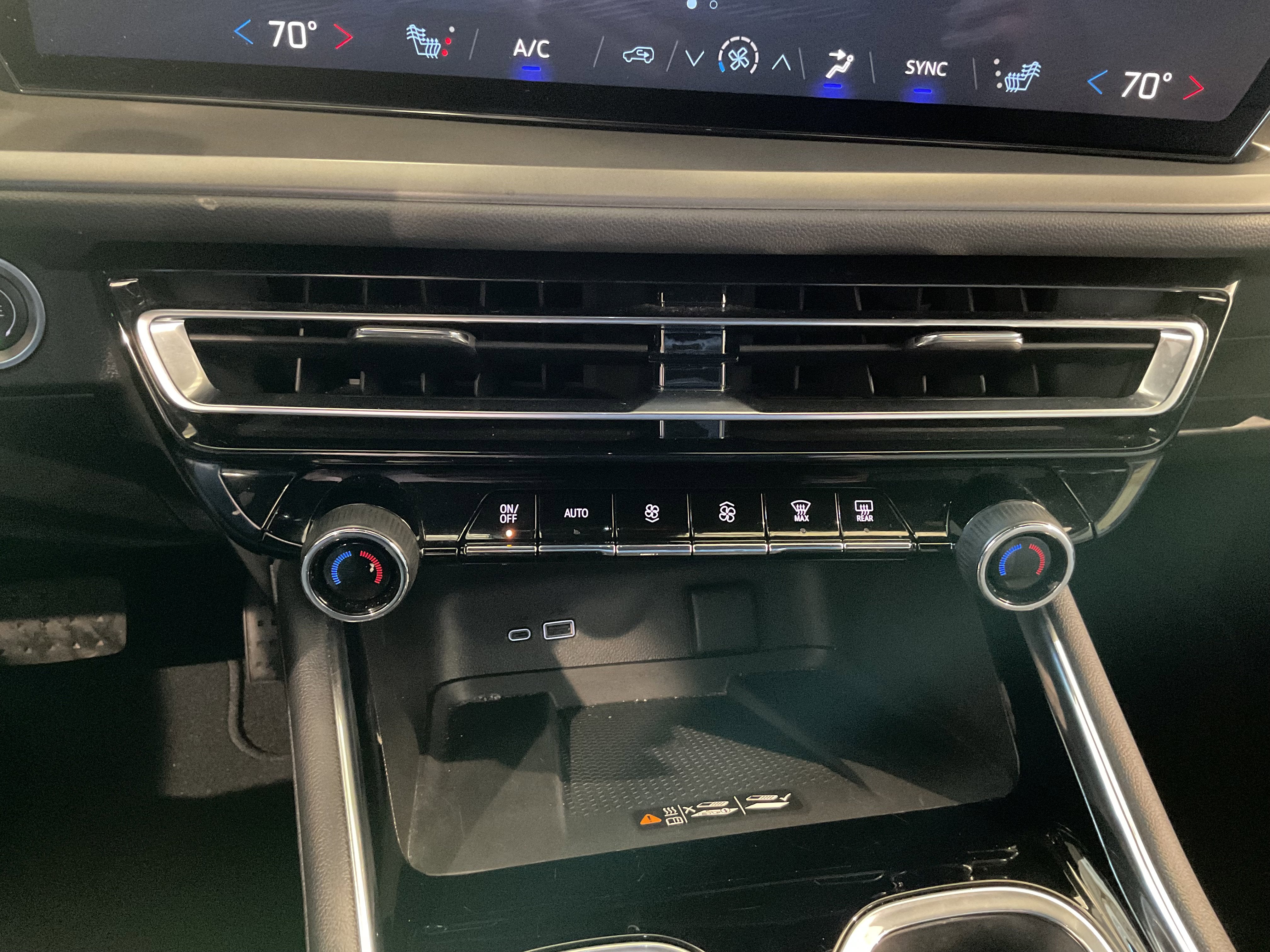 2025 Chevrolet Traverse FWD LT