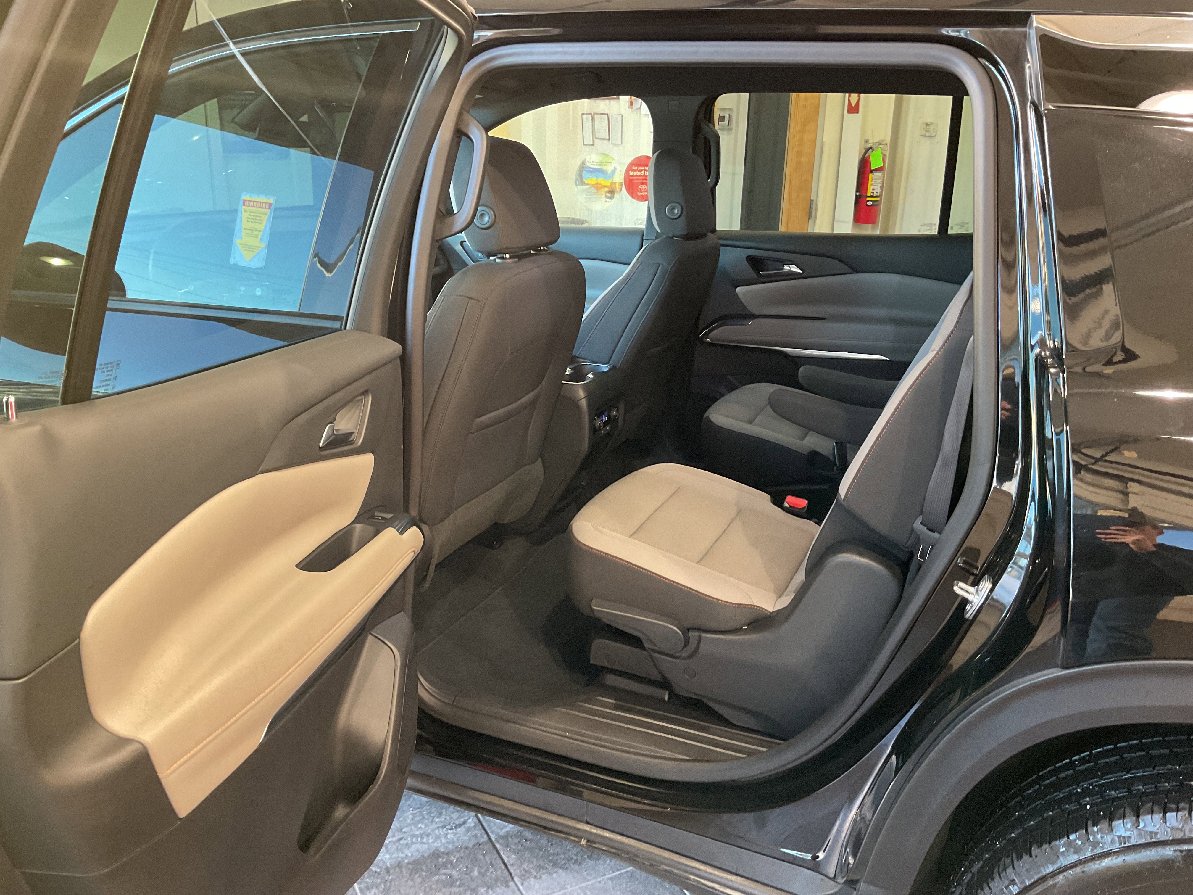 2025 Chevrolet Traverse FWD LT