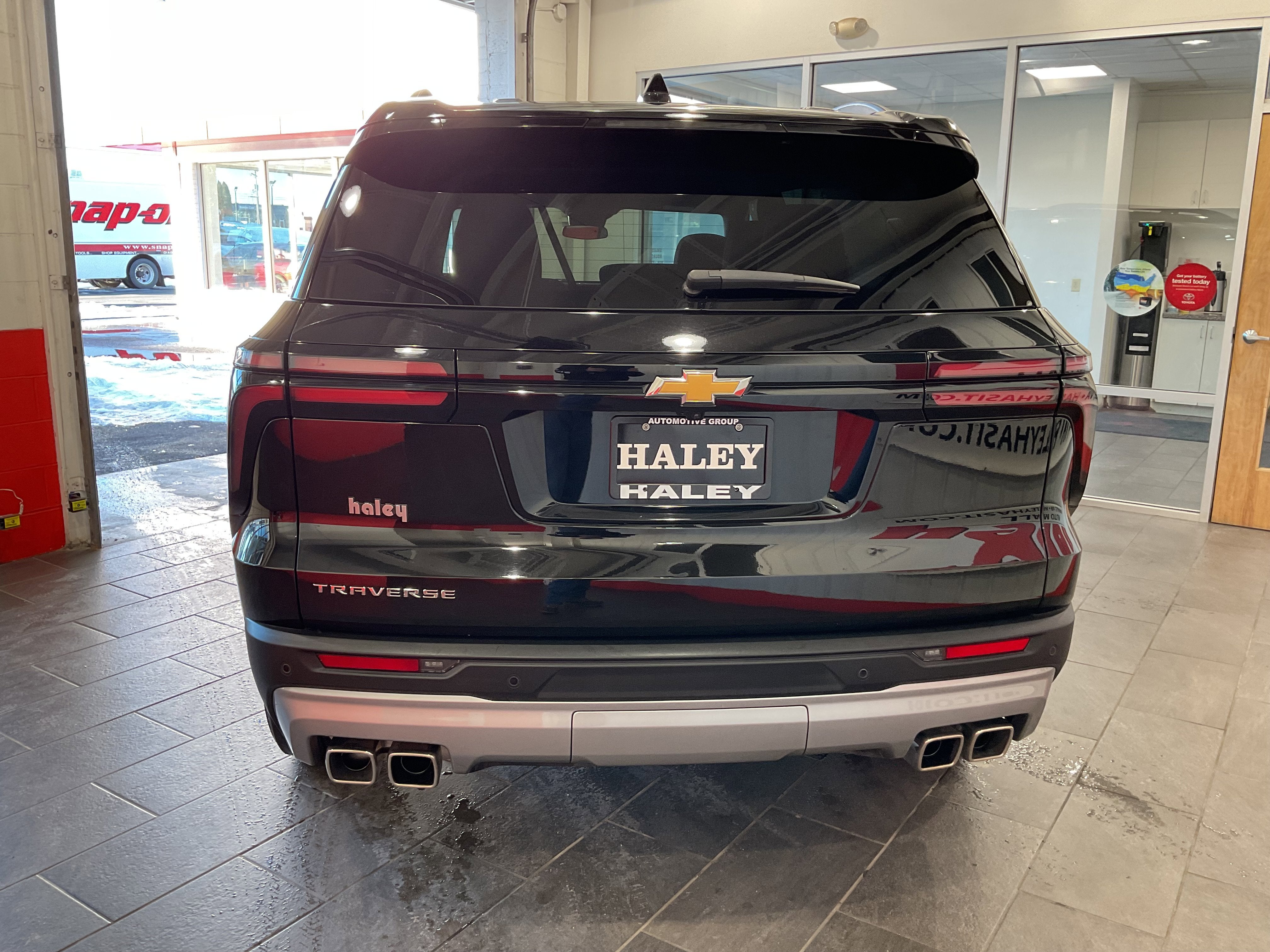 2025 Chevrolet Traverse FWD LT