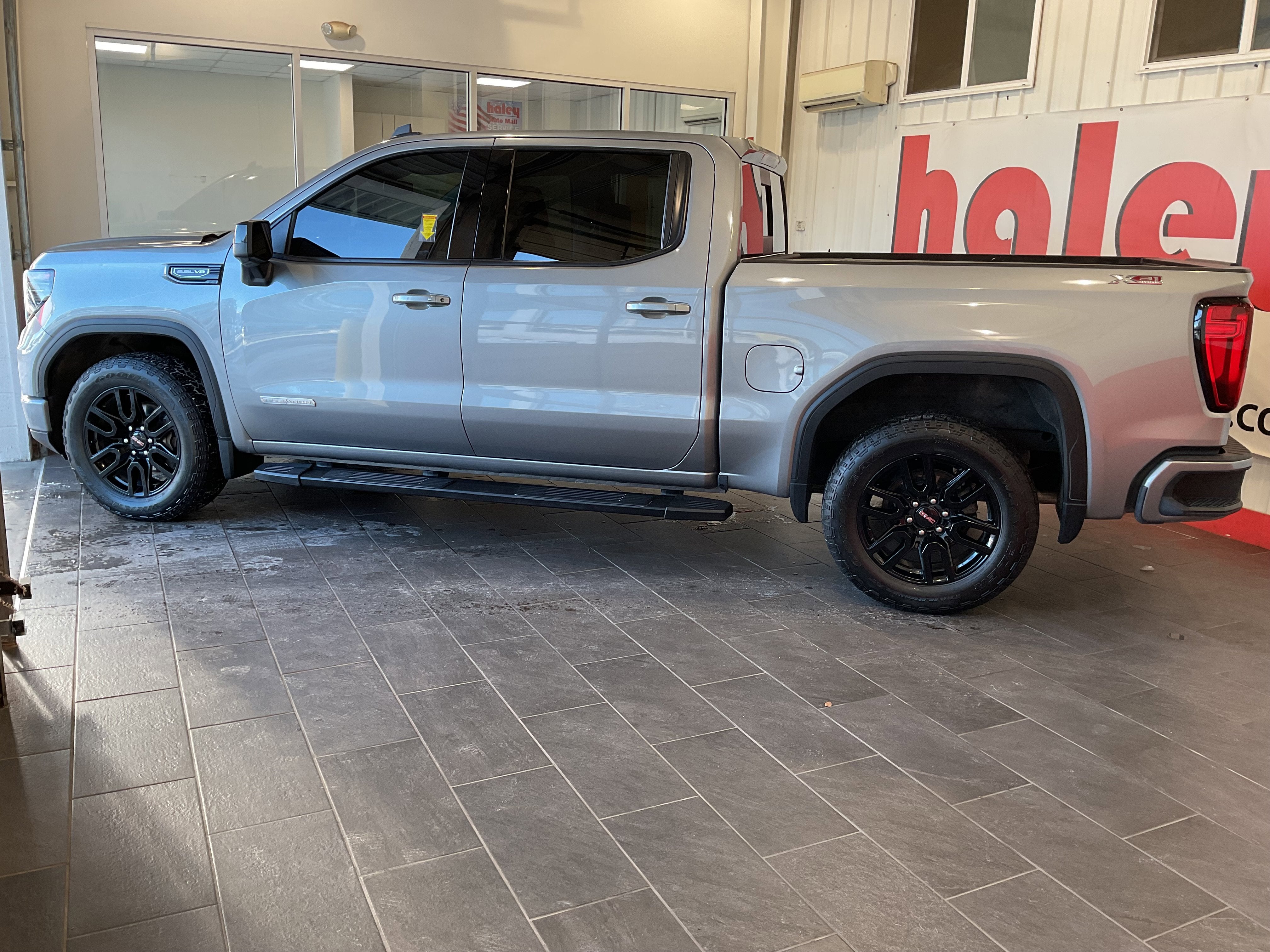 2024 GMC Sierra 1500 Elevation