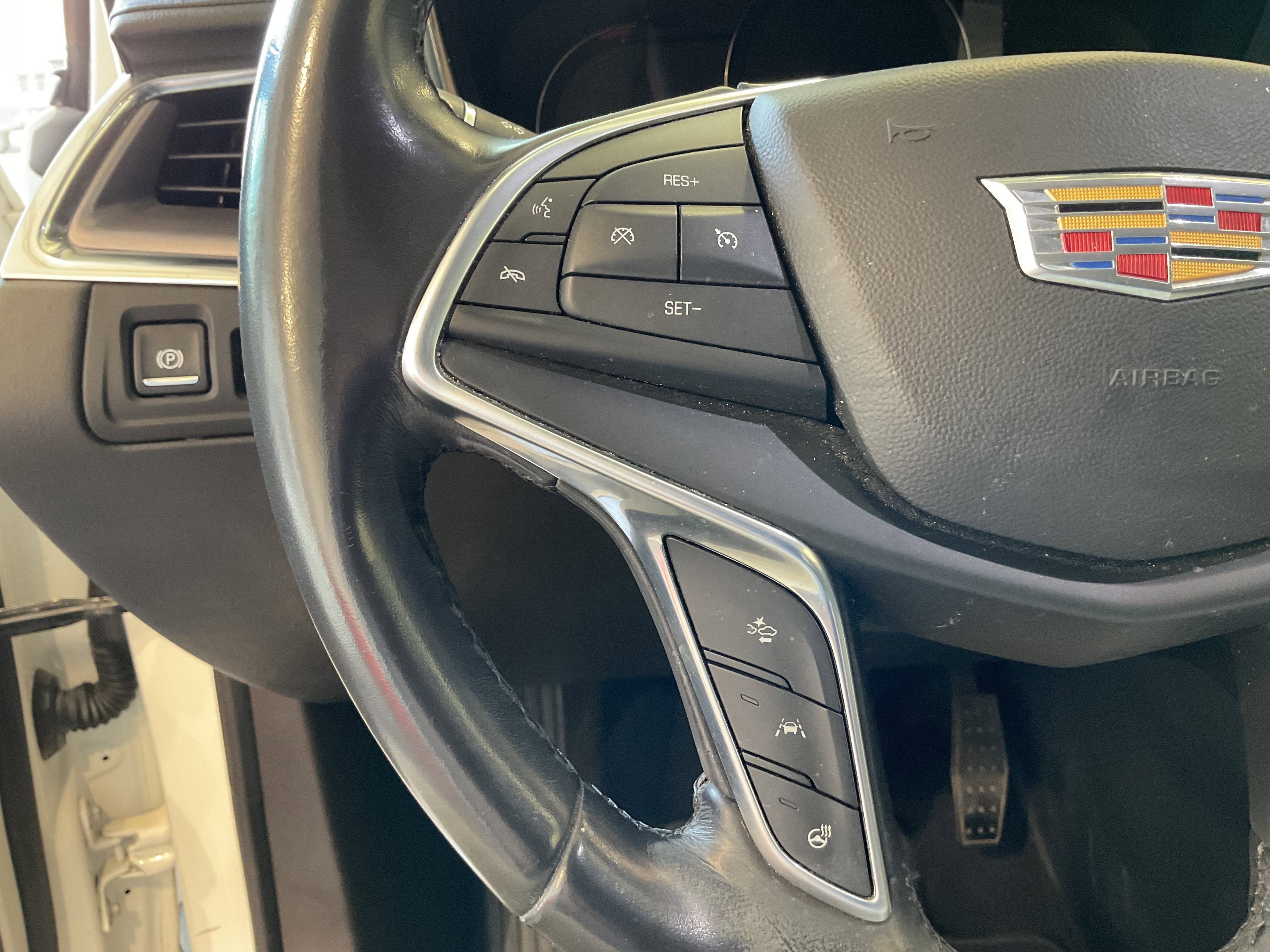 2018 Cadillac XT5 Luxury FWD