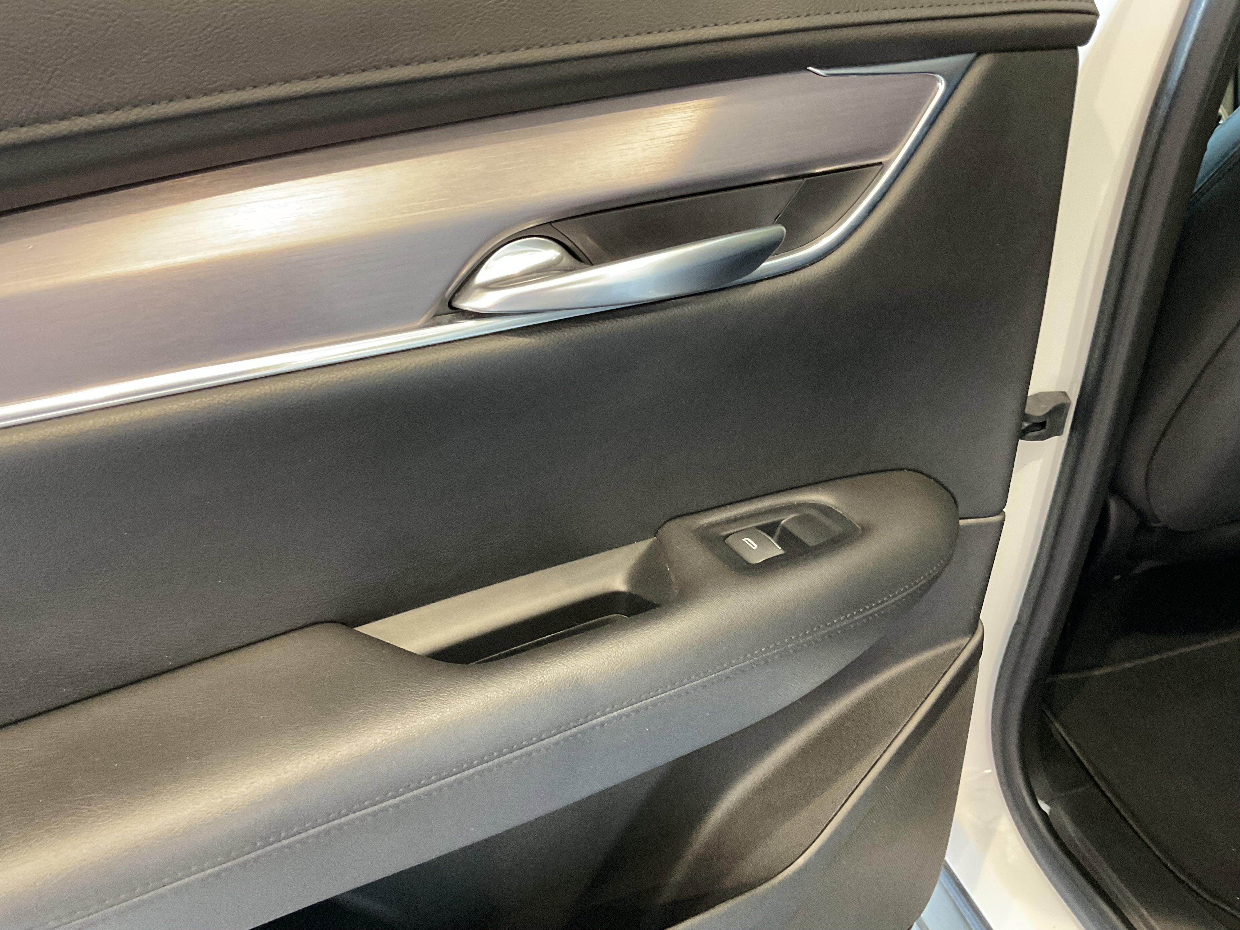 2018 Cadillac XT5 Luxury FWD