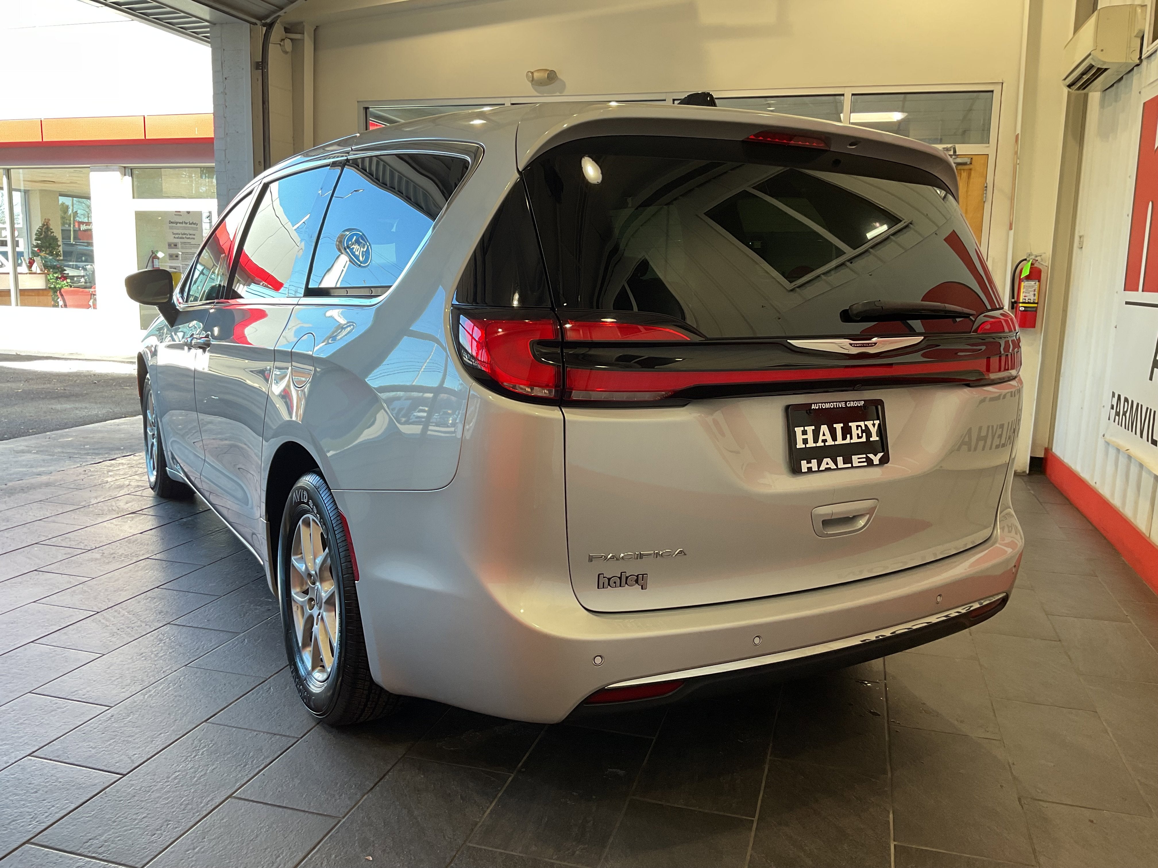 2024 Chrysler Pacifica Touring L