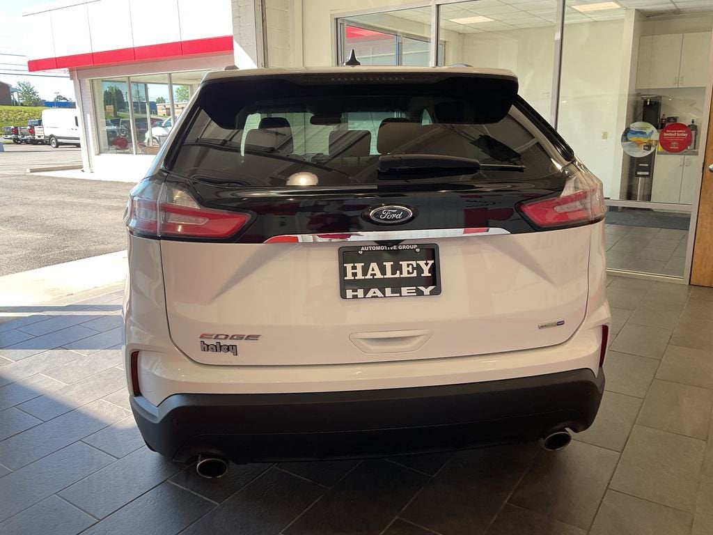 2020 Ford Edge SE