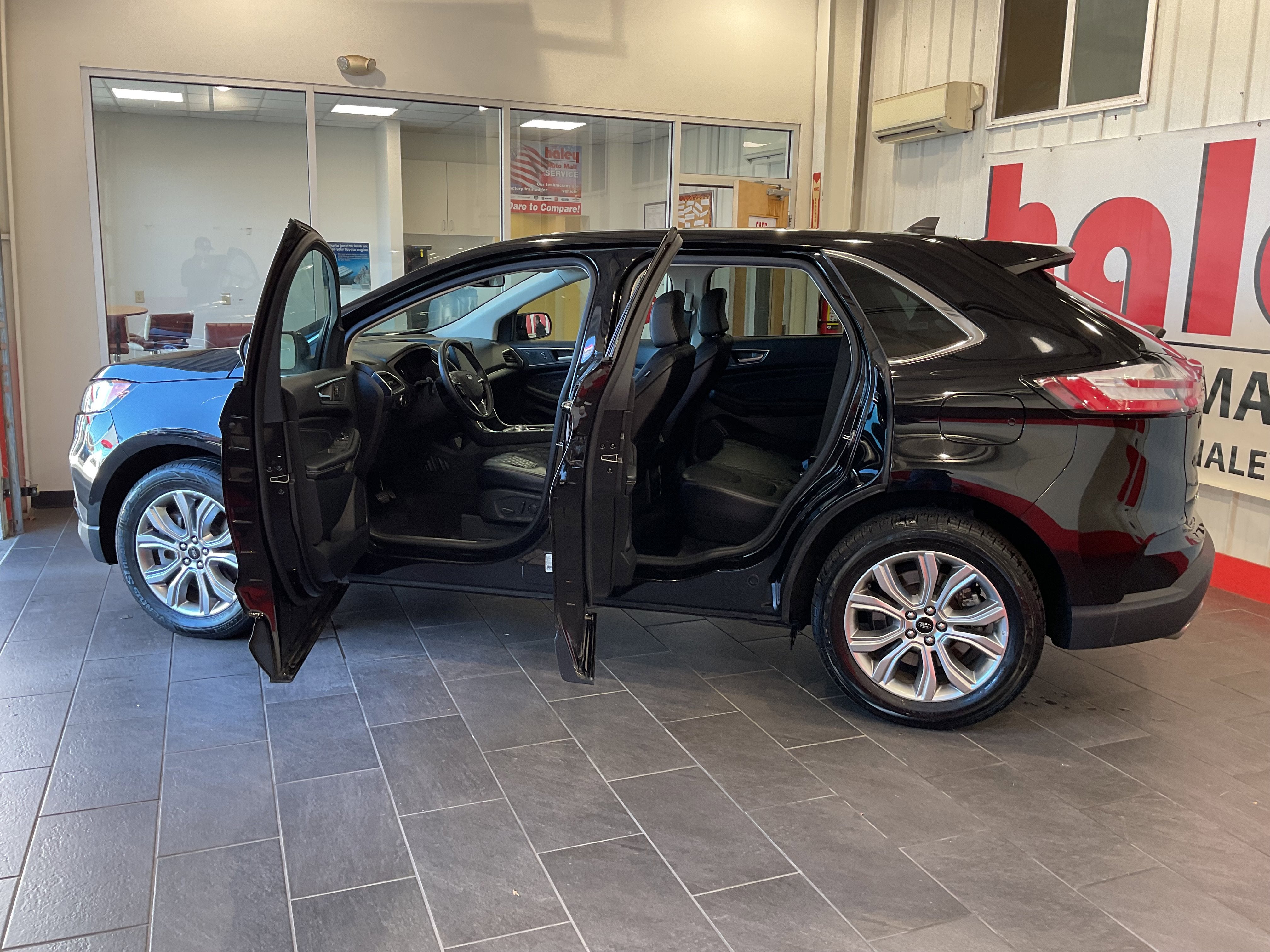 2024 Ford Edge Titanium