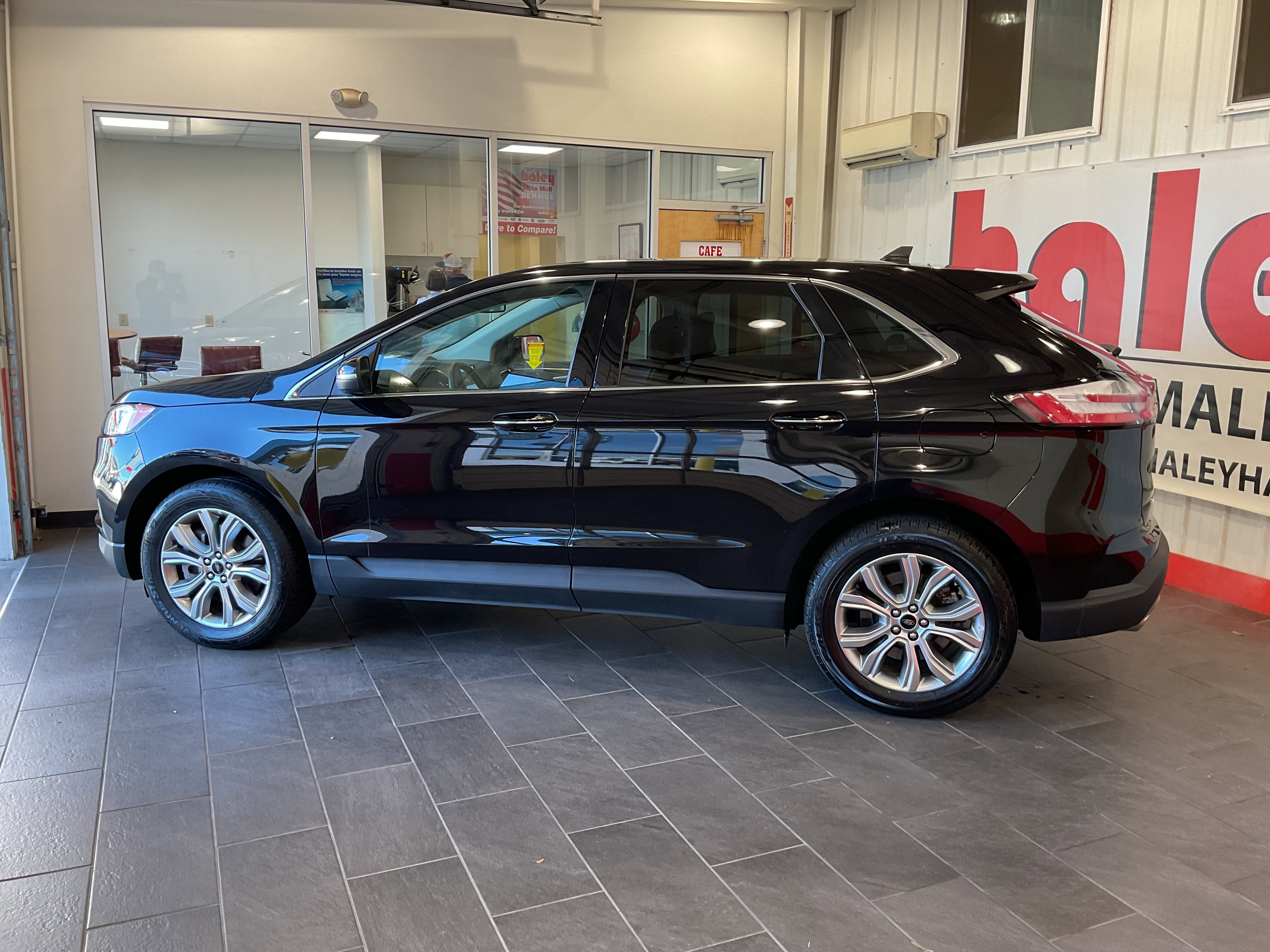 2024 Ford Edge Titanium