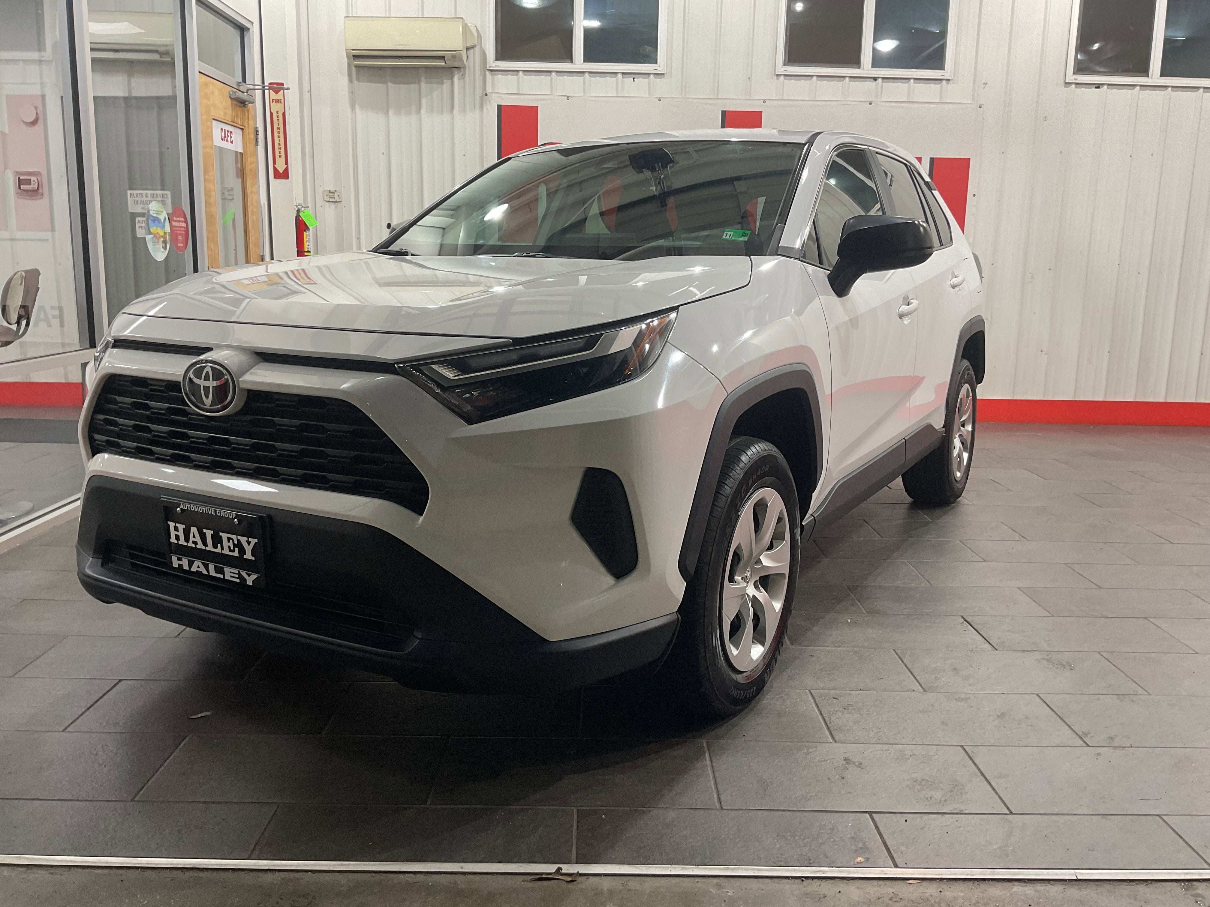 2023 Toyota RAV4 LE