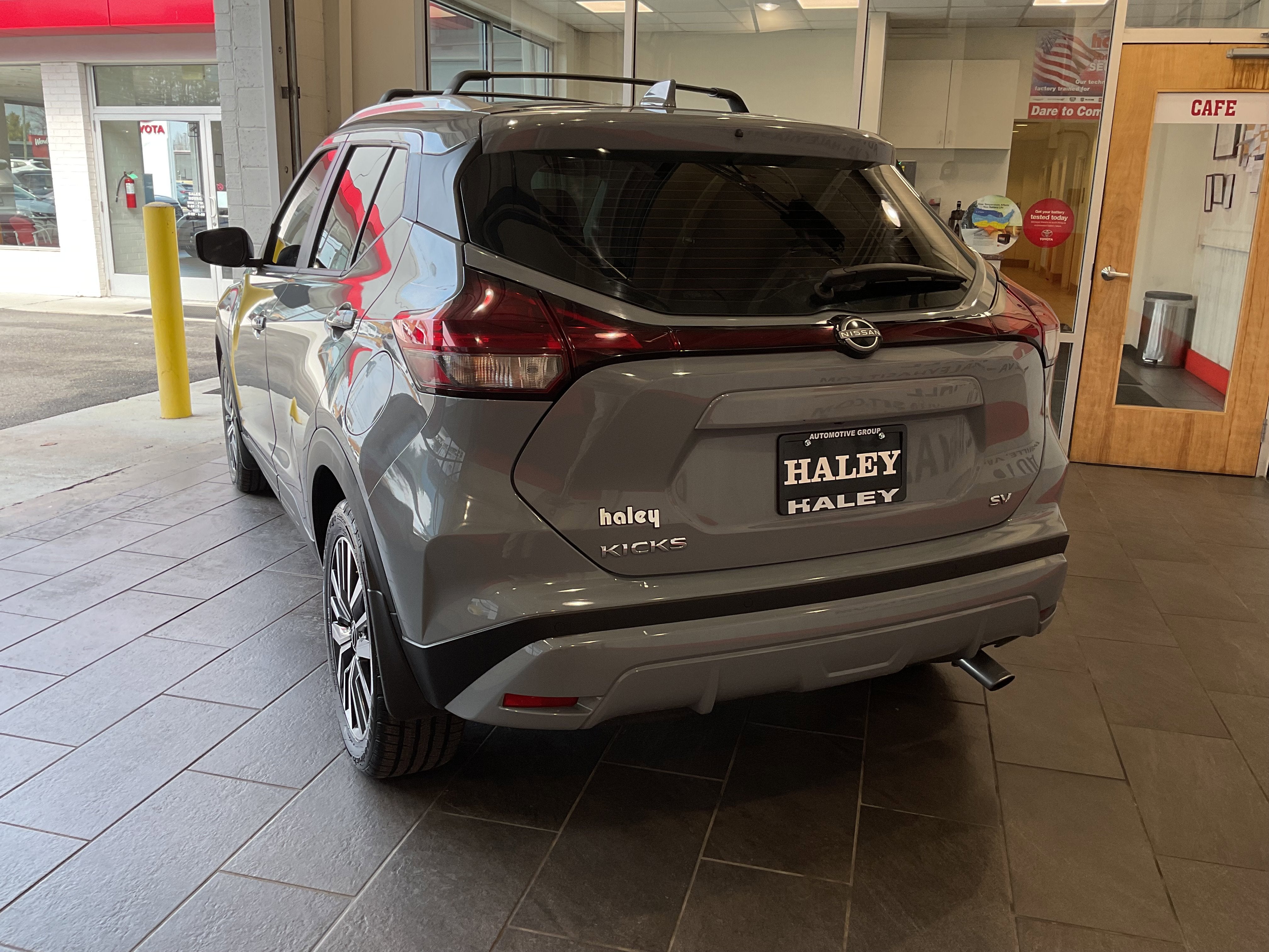 2022 Nissan Kicks SV