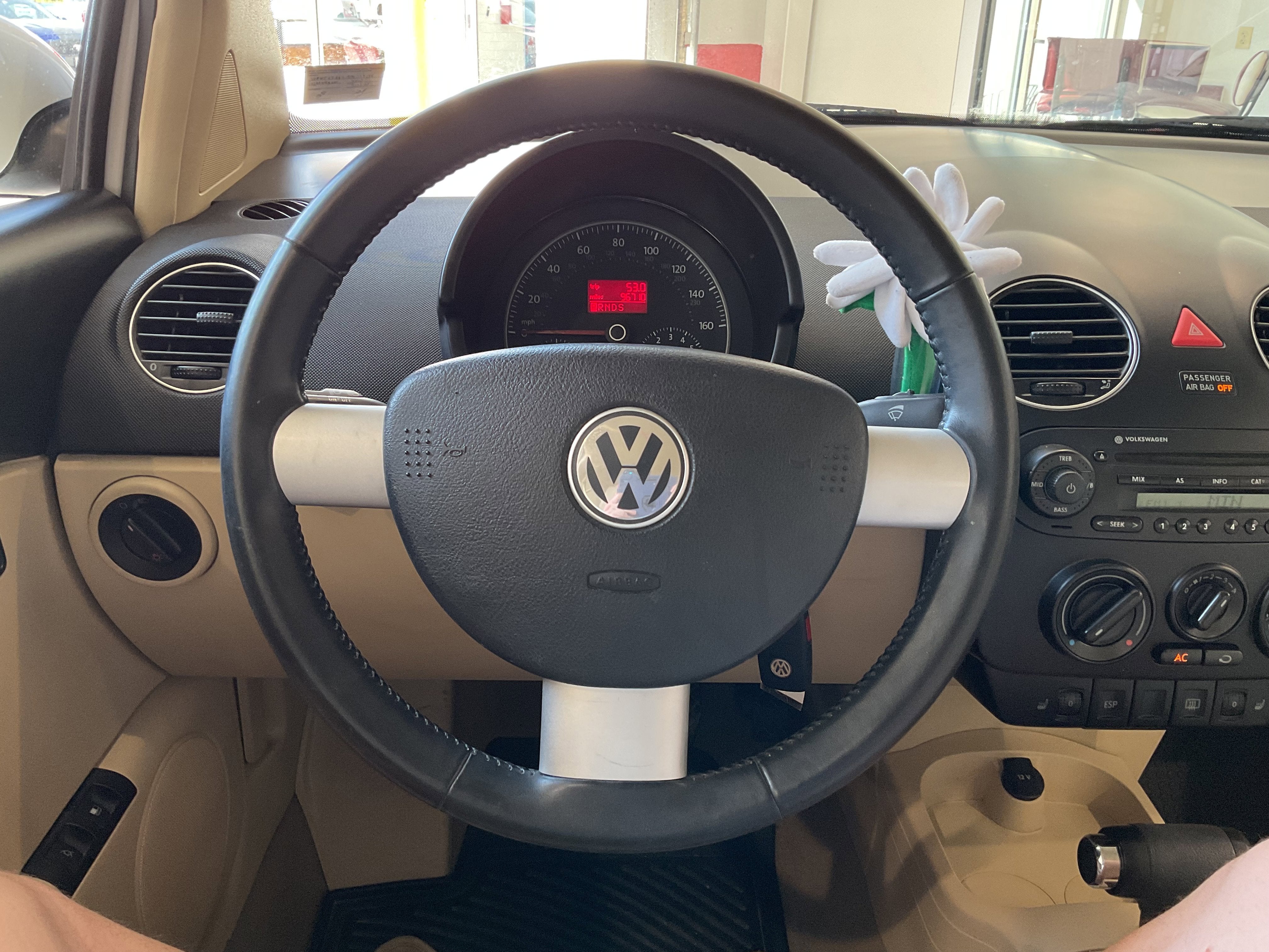 2010 Volkswagen New Beetle Coupe Base
