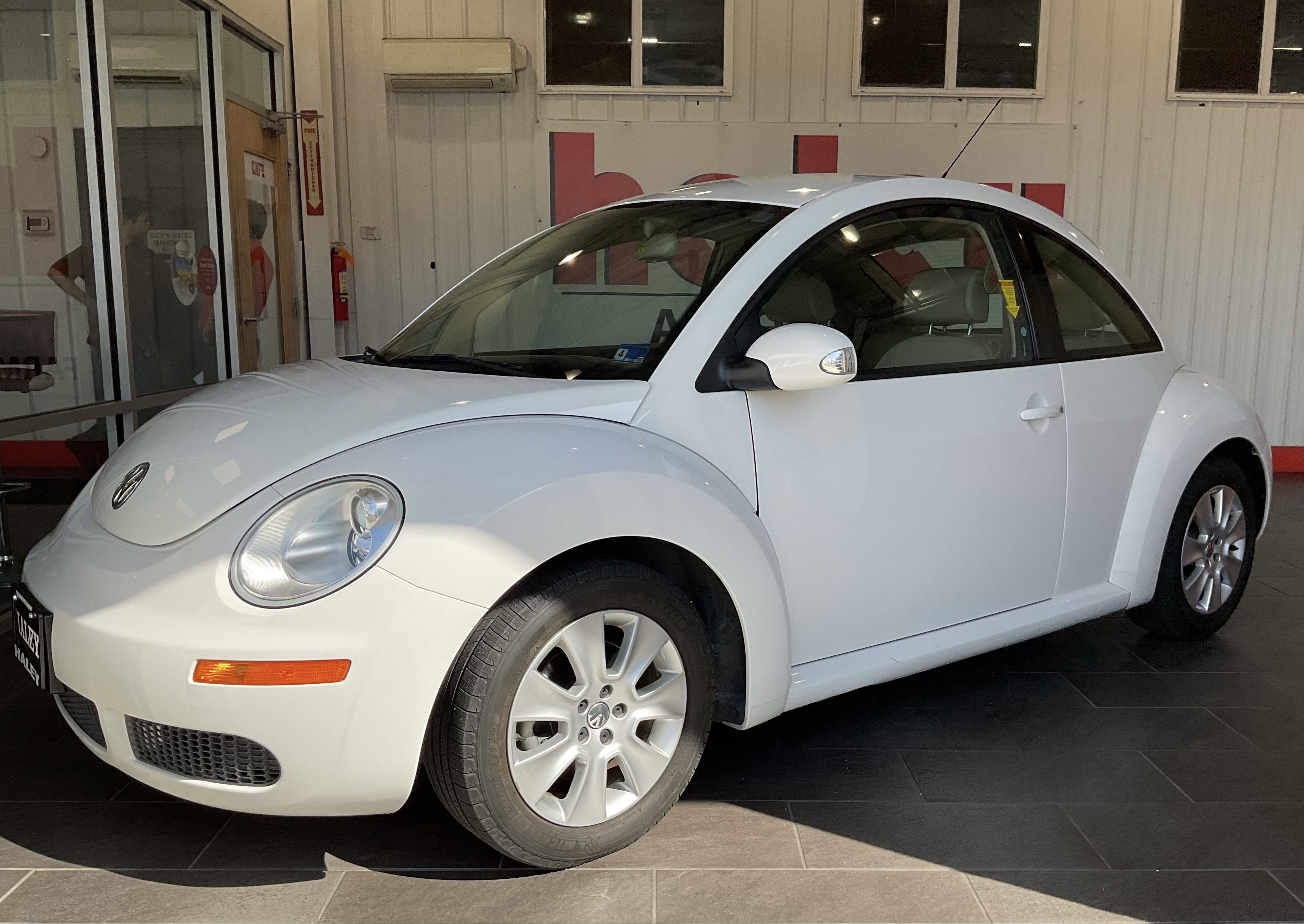 2010 Volkswagen New Beetle Coupe Base