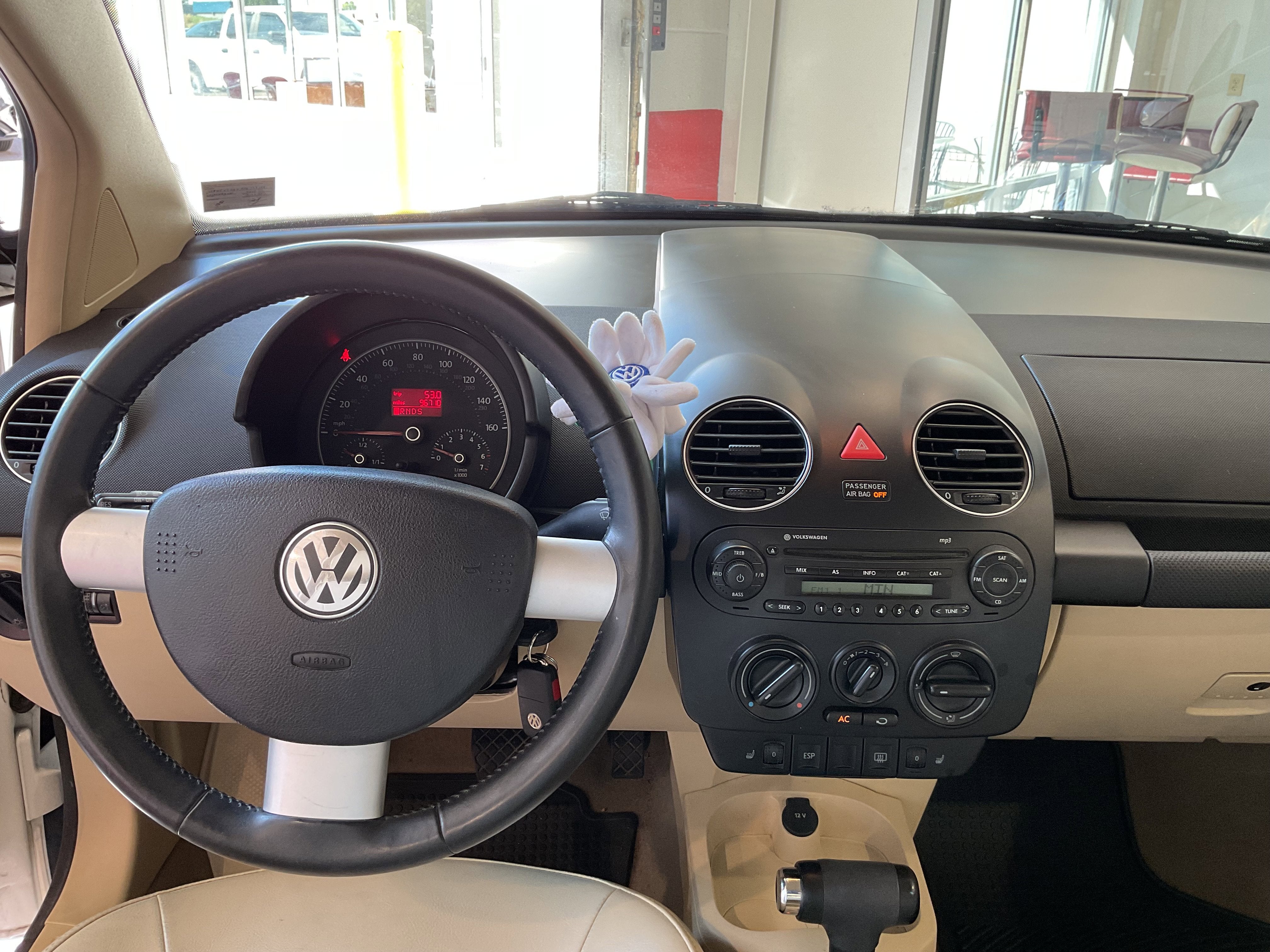 2010 Volkswagen New Beetle Coupe Base