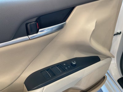 2023 Toyota Camry Hybrid XLE