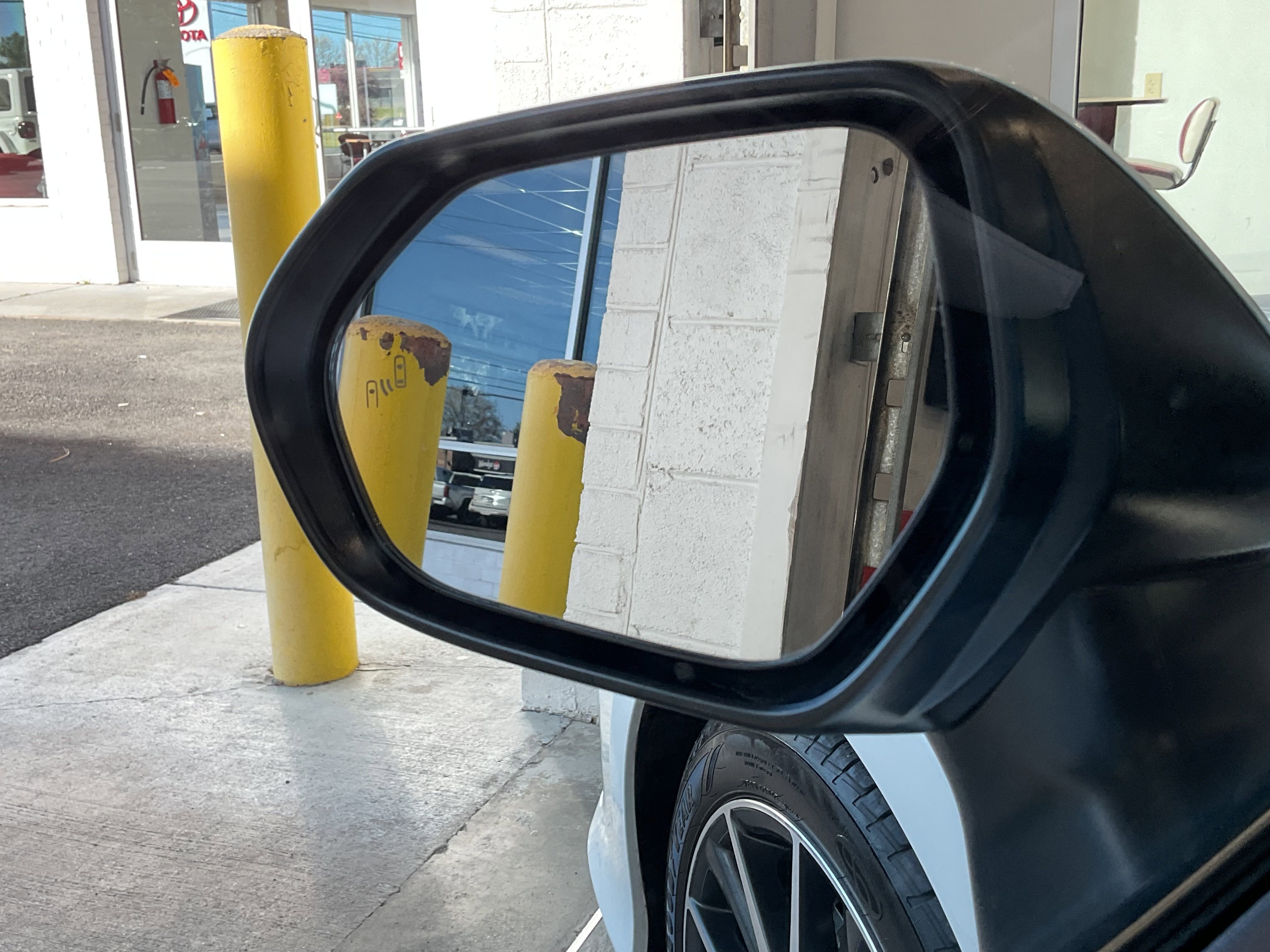 2023 Toyota Camry Hybrid XLE