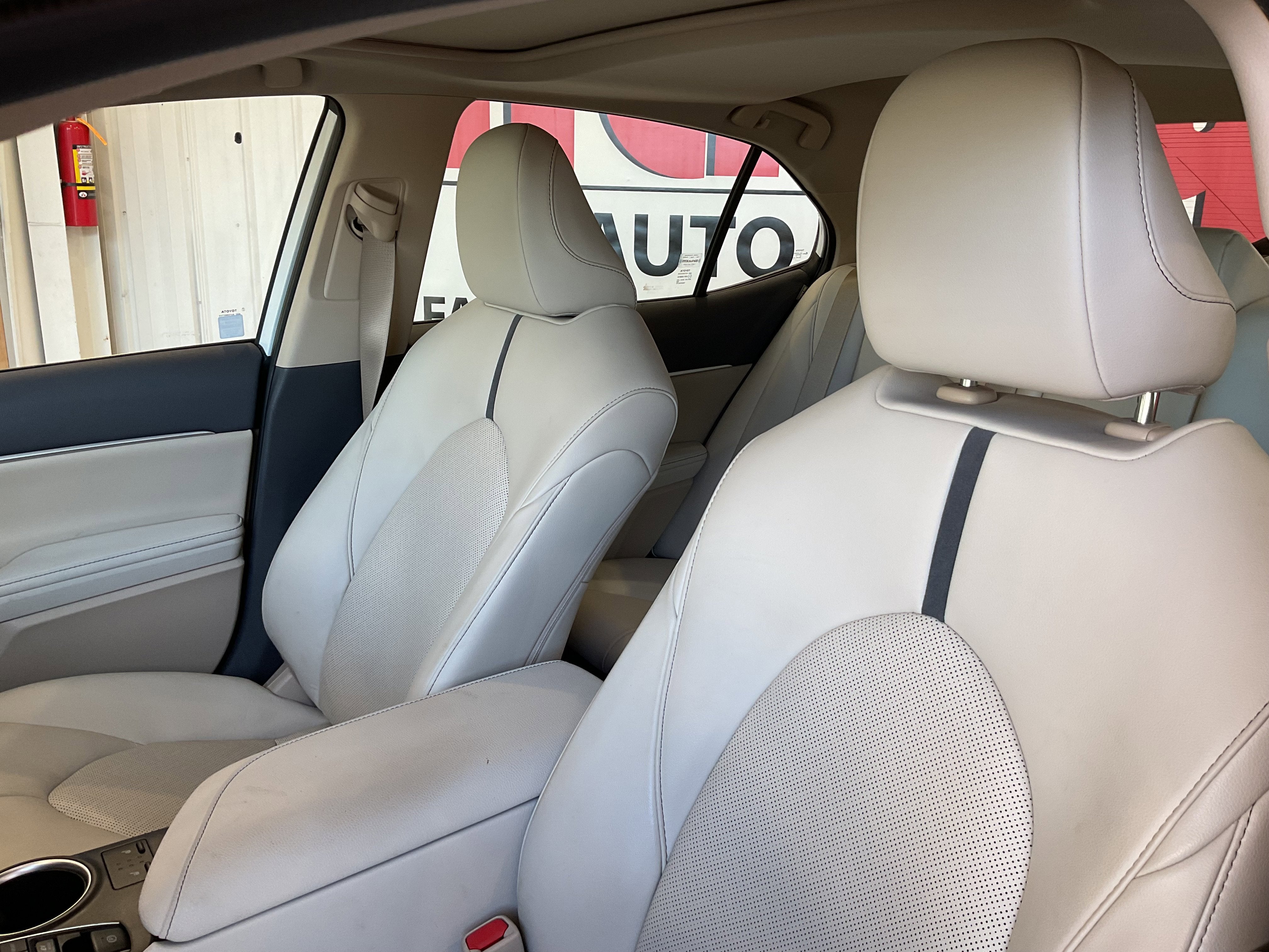 2023 Toyota Camry Hybrid XLE