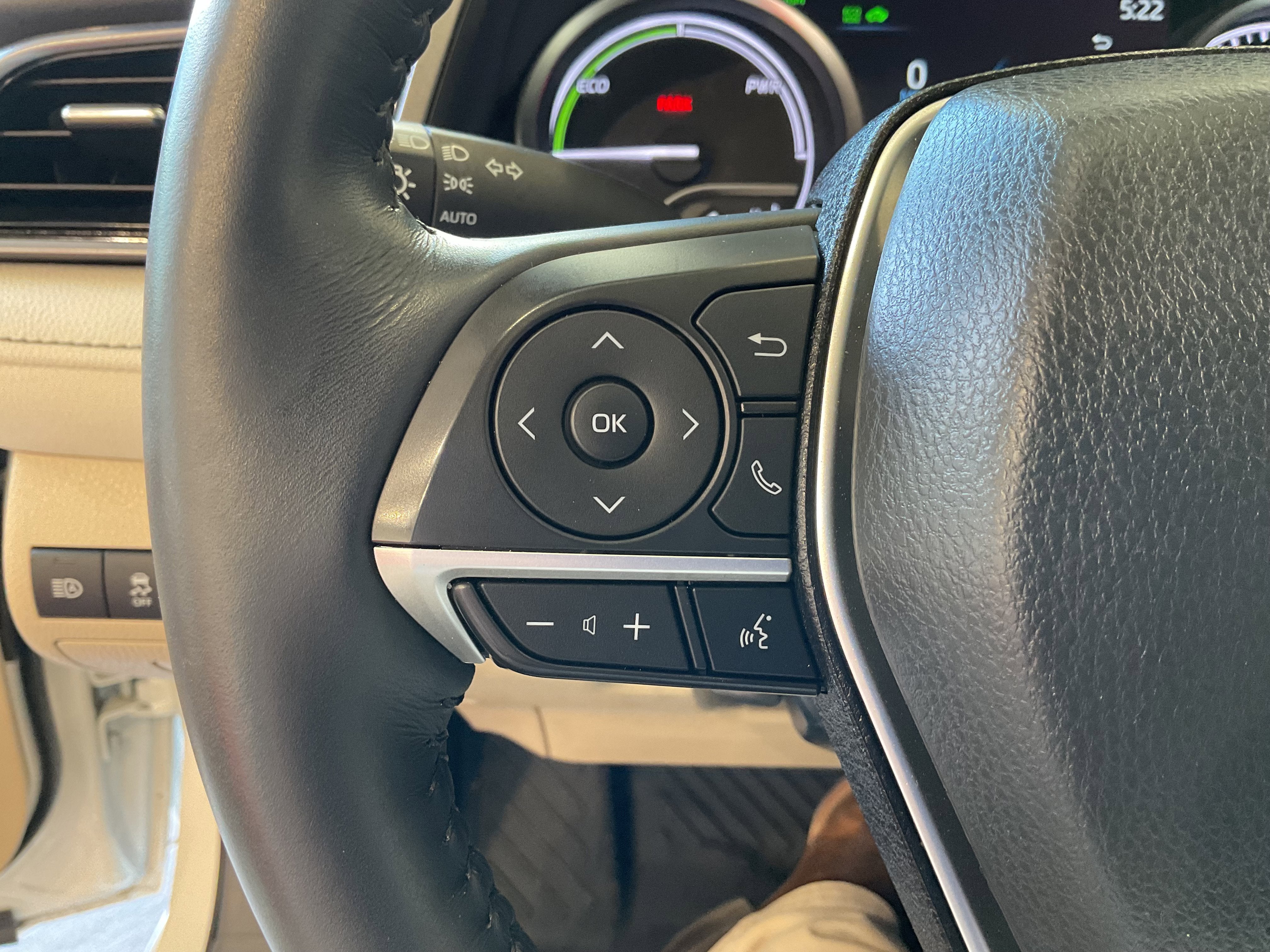 2023 Toyota Camry Hybrid XLE