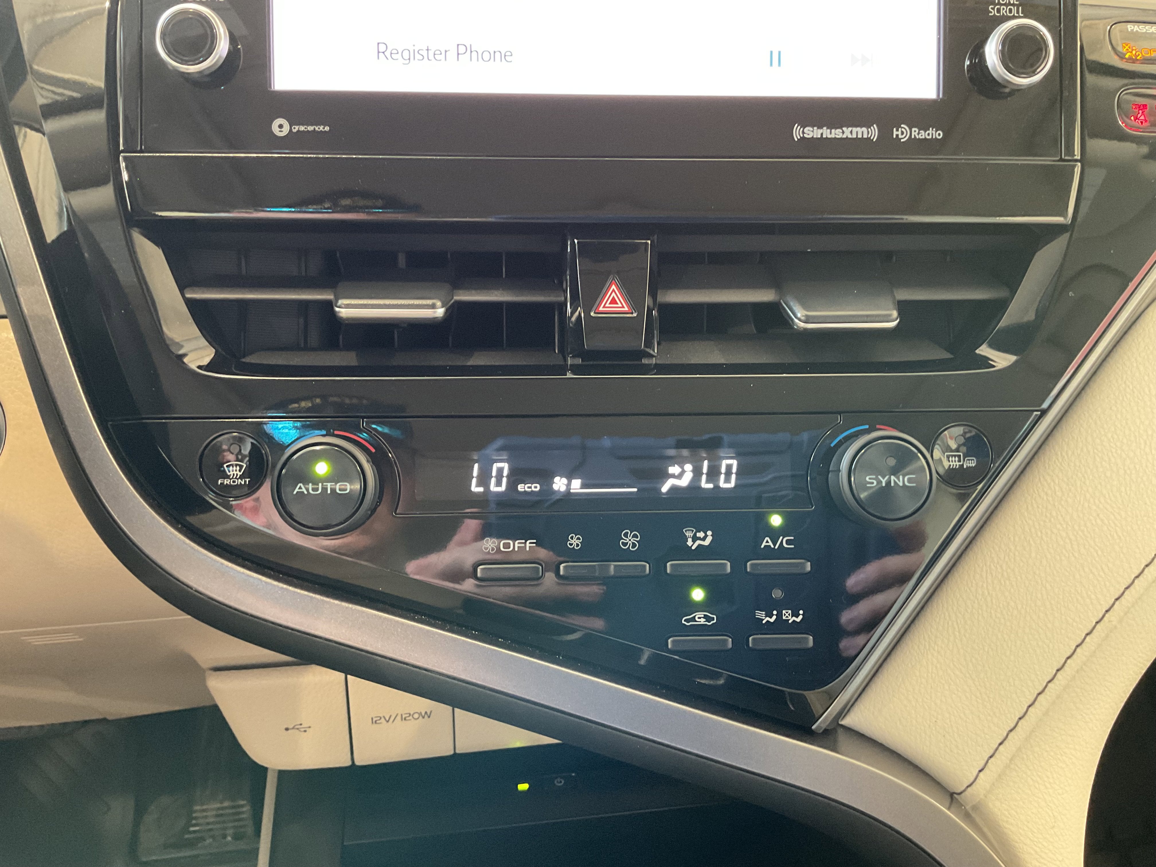 2023 Toyota Camry Hybrid XLE