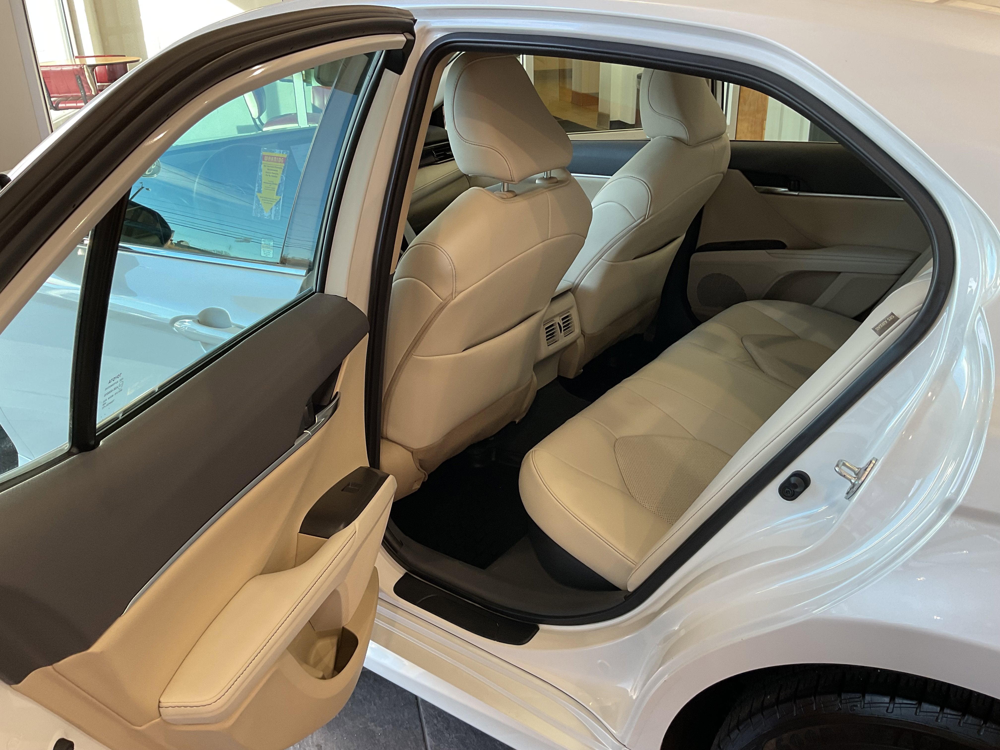 2023 Toyota Camry Hybrid XLE