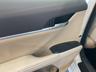 2023 Toyota Camry Hybrid XLE