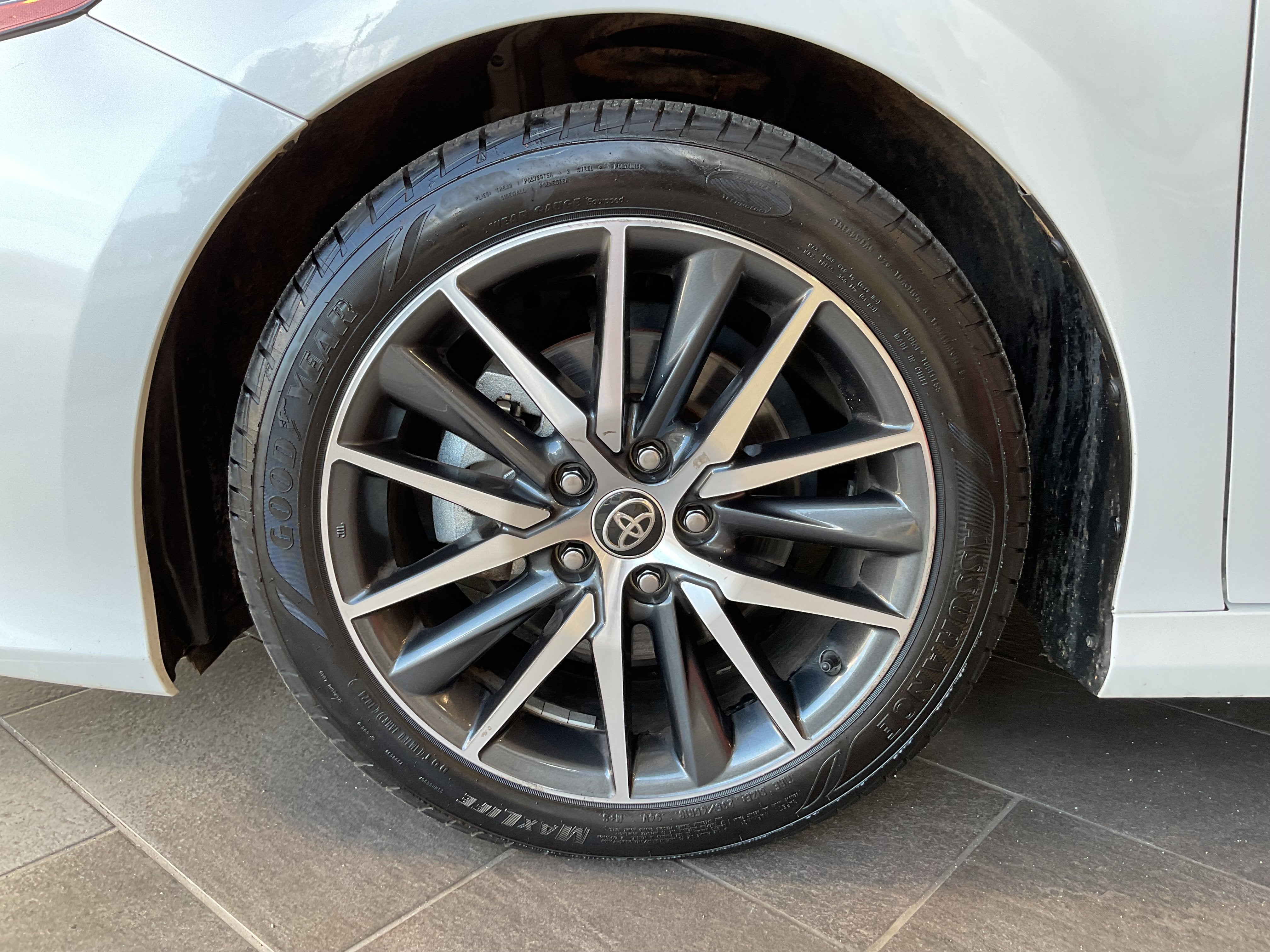 2023 Toyota Camry Hybrid XLE