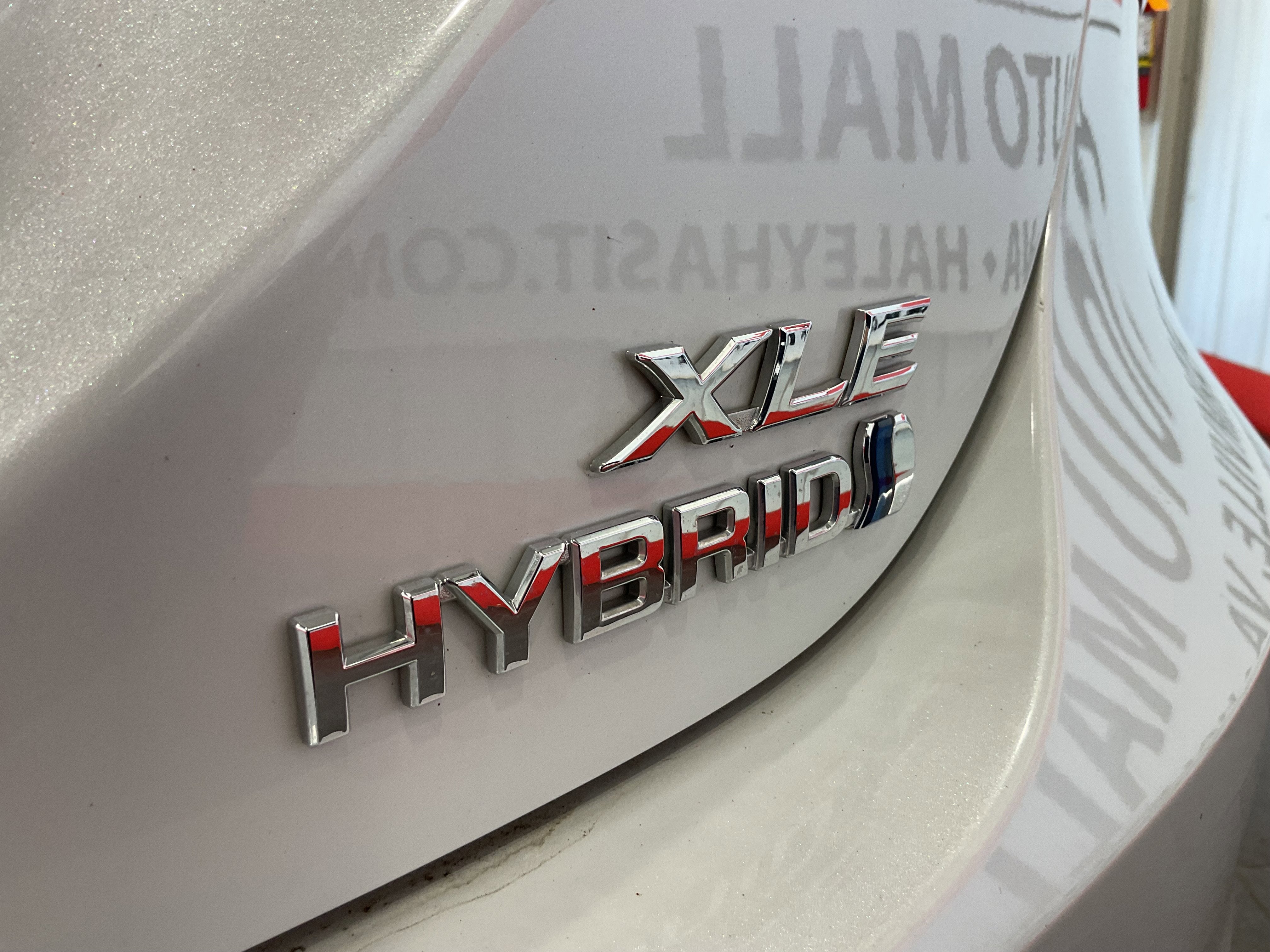 2023 Toyota Camry Hybrid XLE