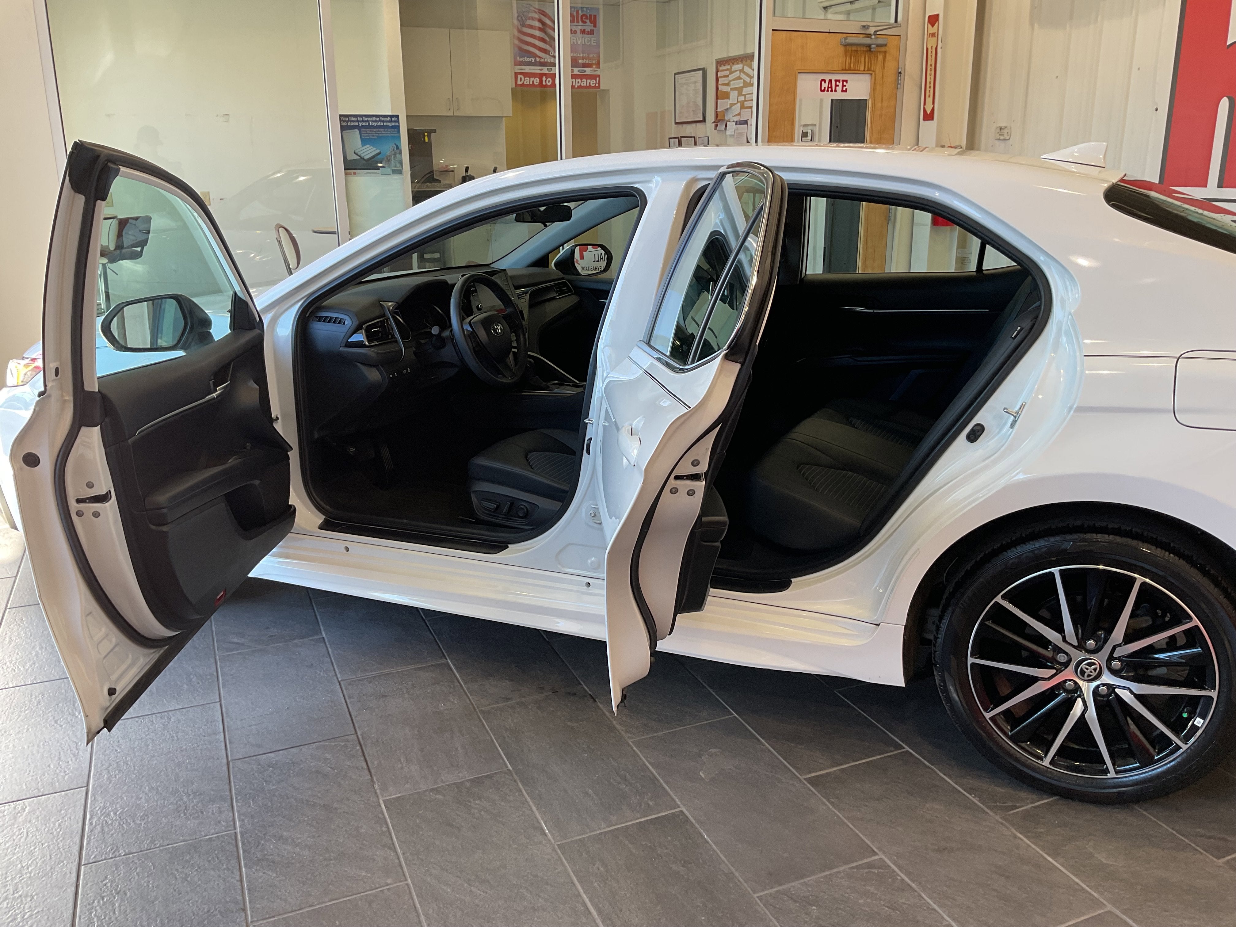 2024 Toyota Camry SE