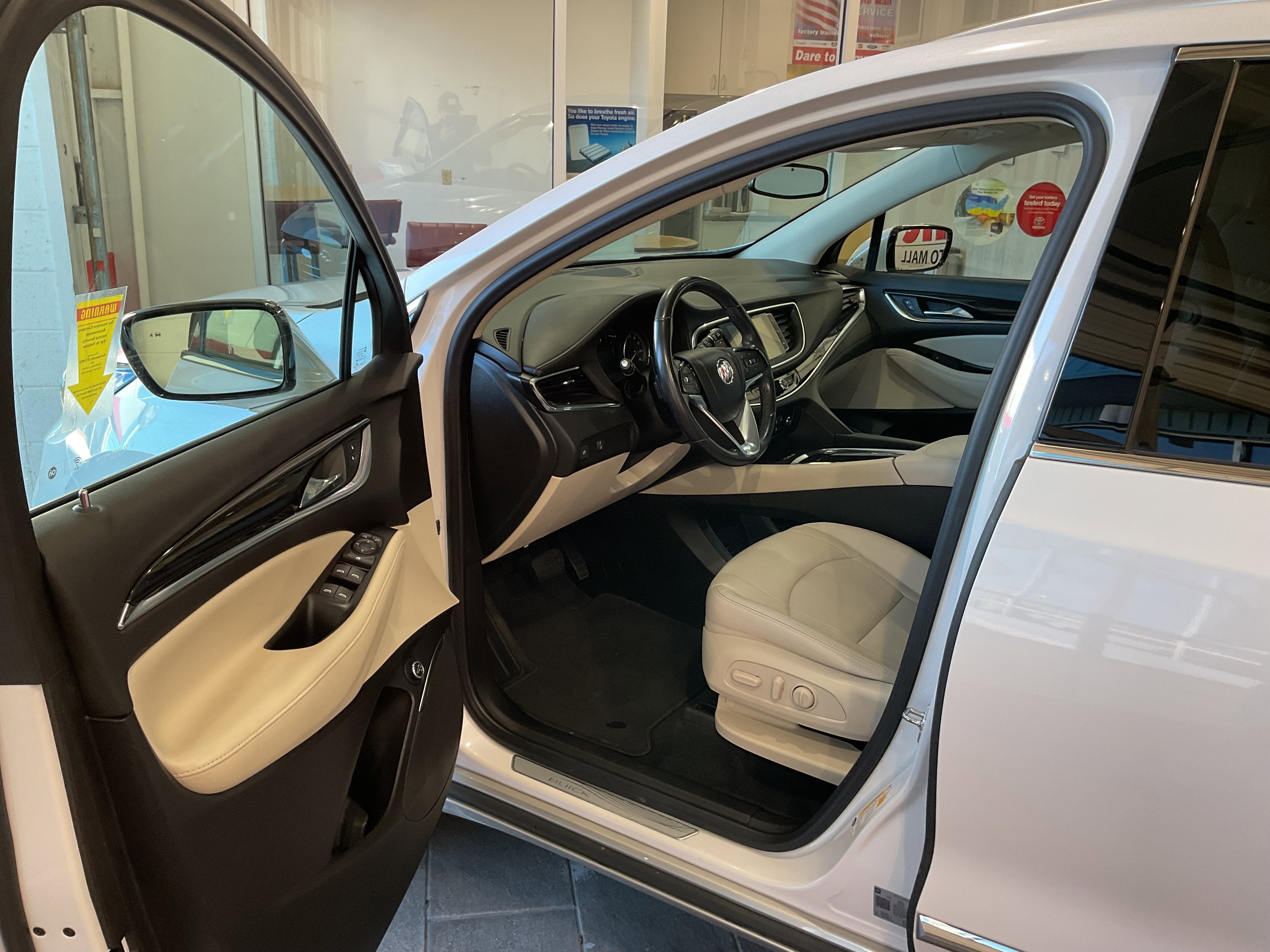 2023 Buick Enclave Essence