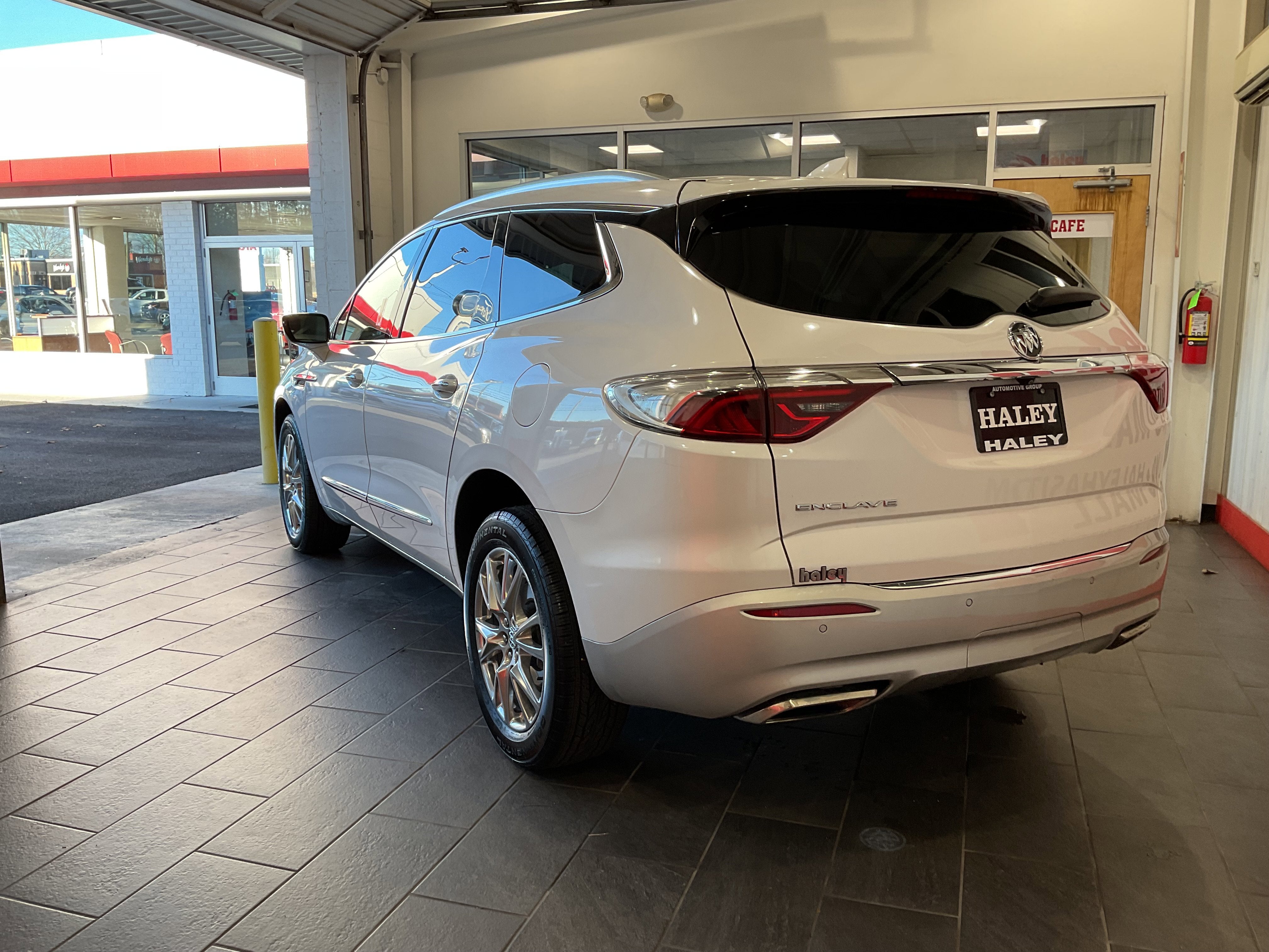 2023 Buick Enclave Essence
