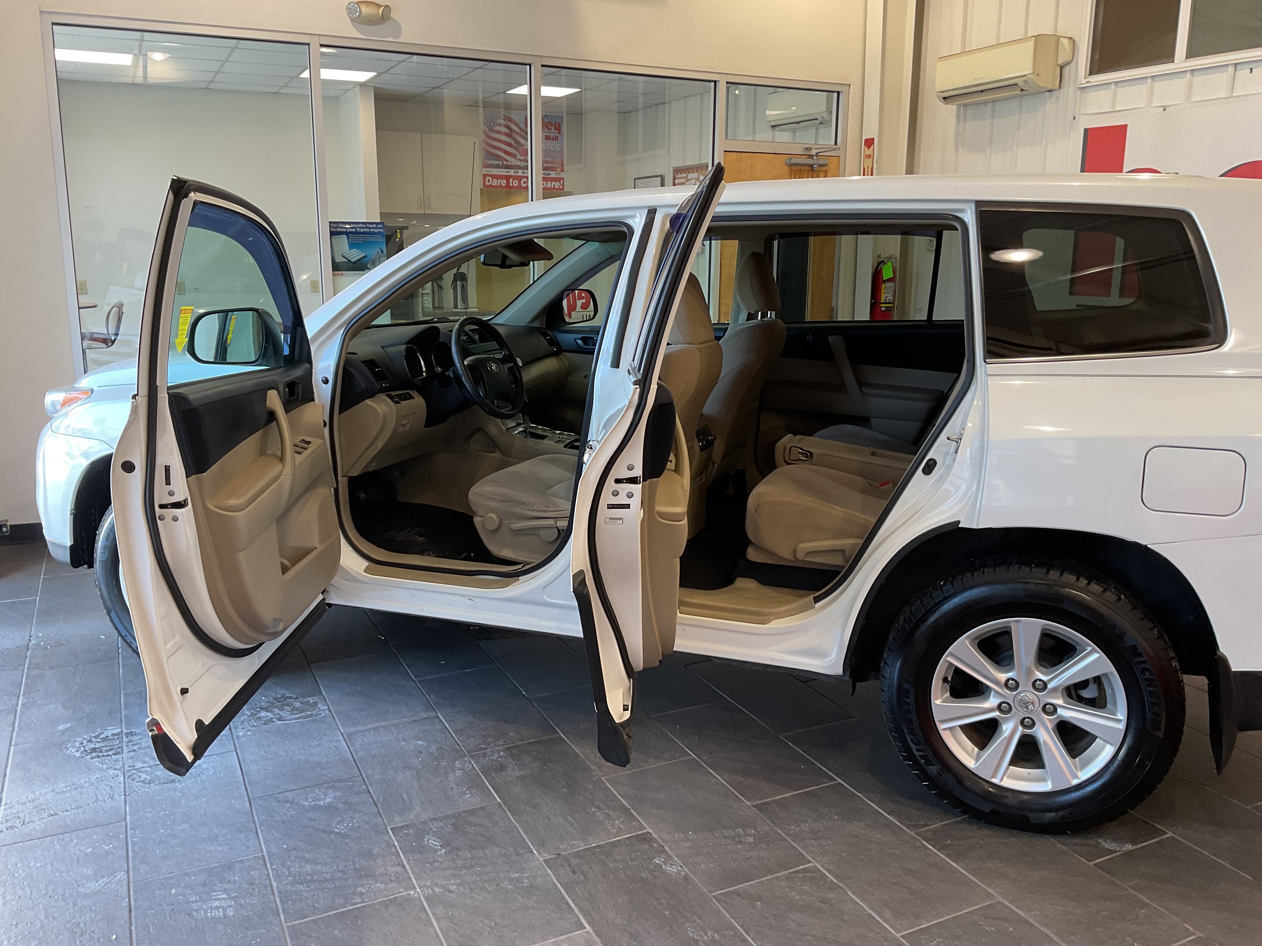 2012 Toyota Highlander Base