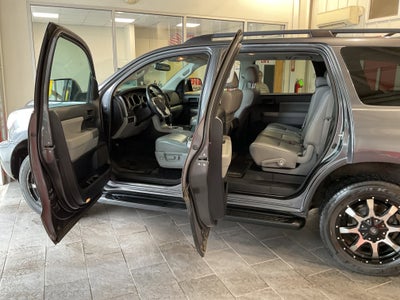 2017 Toyota Sequoia SR5