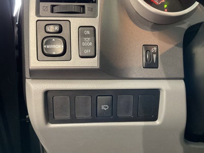 2017 Toyota Sequoia SR5