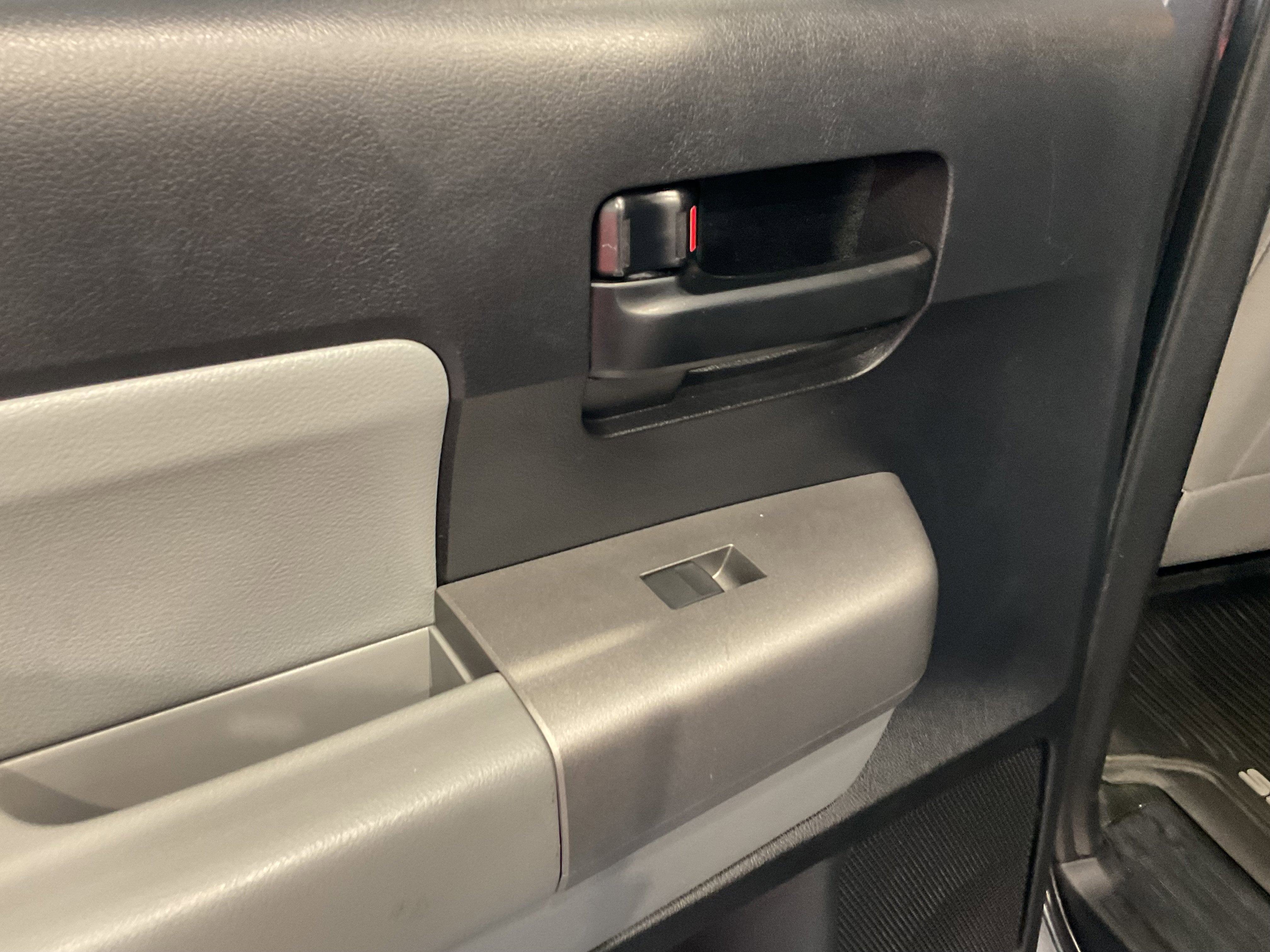 2017 Toyota Sequoia SR5